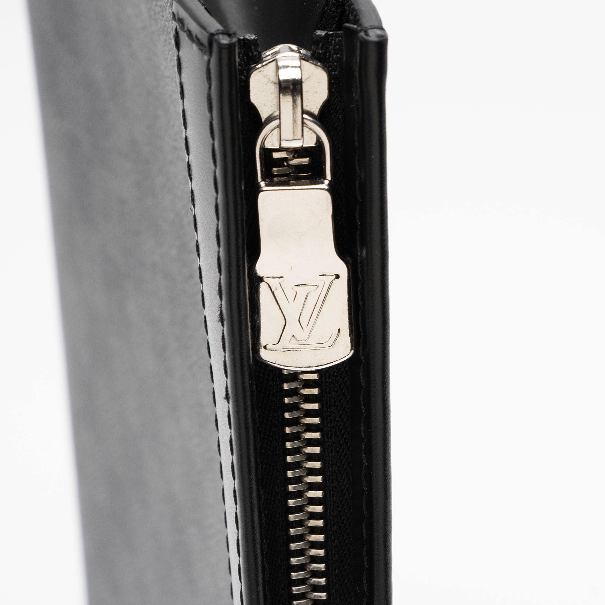 Louis Vuitton Damier Graphite Voyage MM Pochette (SHF-sHbFfl)