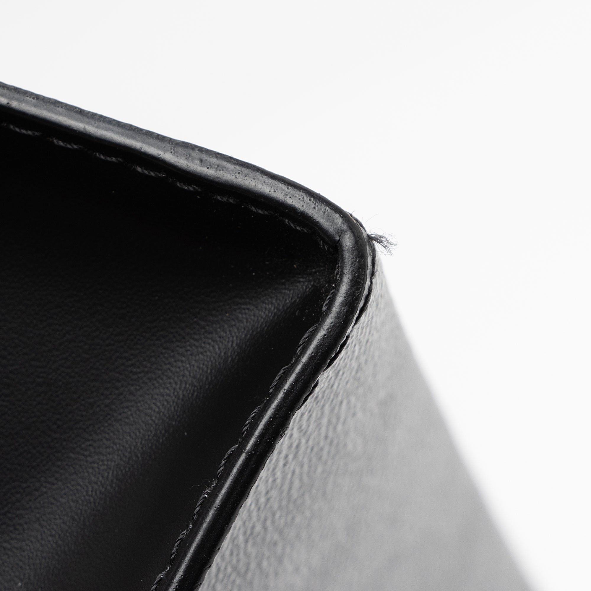 Louis Vuitton Damier Graphite Voyage MM Pochette (SHF-sHbFfl)