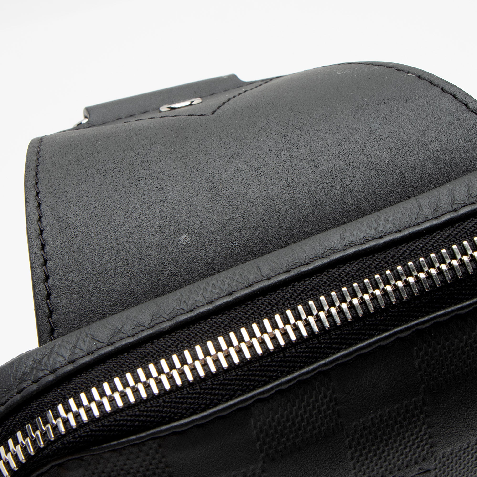 Louis Vuitton Damier Infini Avenue Sling NM Bag (SHF-NxP0LE)