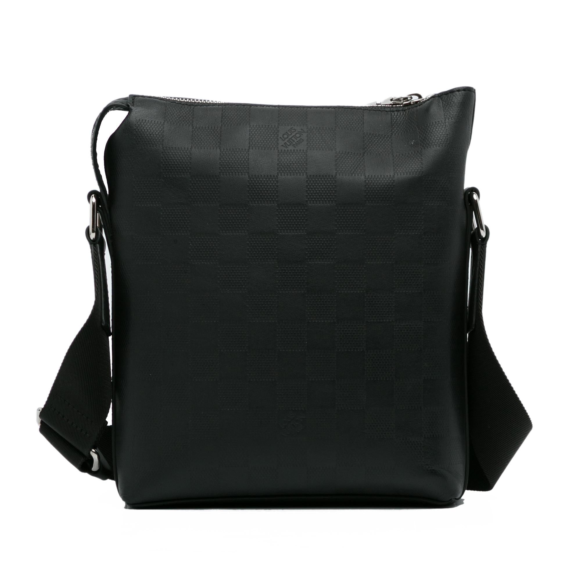 Louis Vuitton Damier Infini Discovery Messenger BB (SHG-xBkVzV)