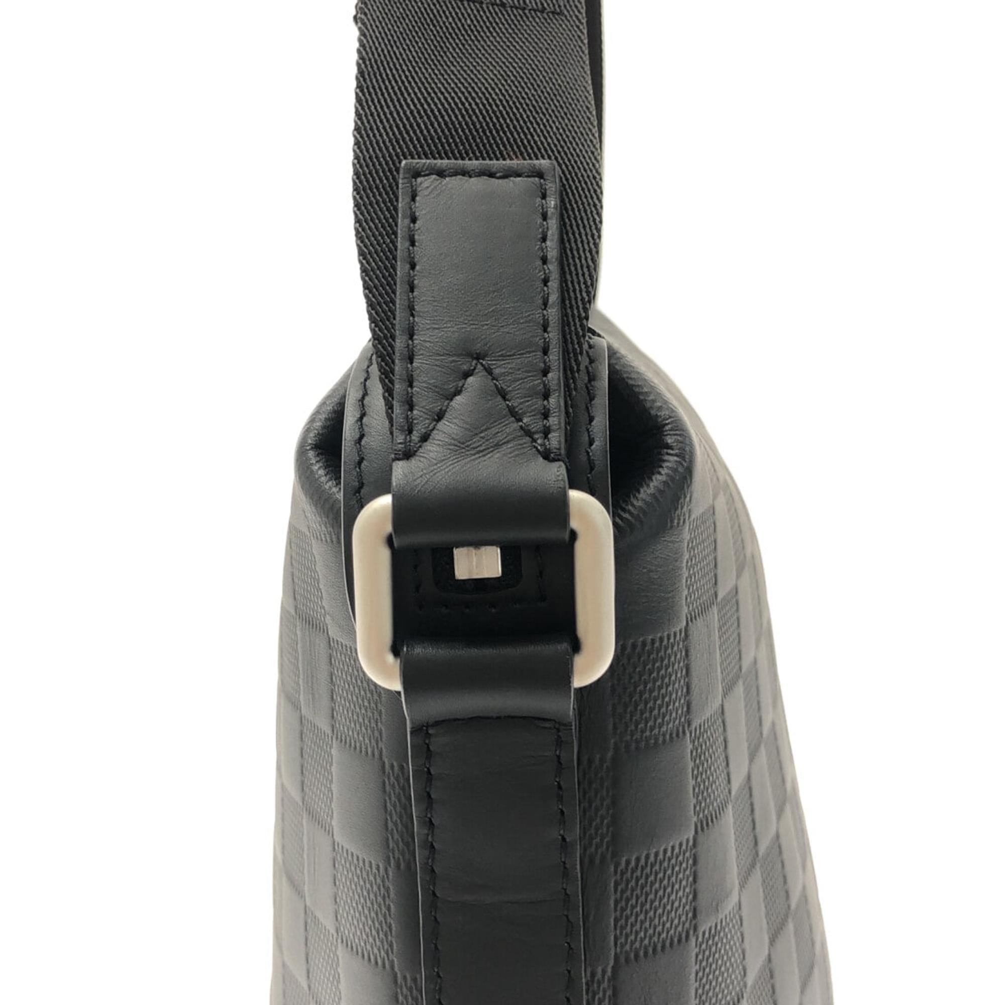 Louis Vuitton Damier Infini Discovery Messenger MM (SHG-2iD54a)