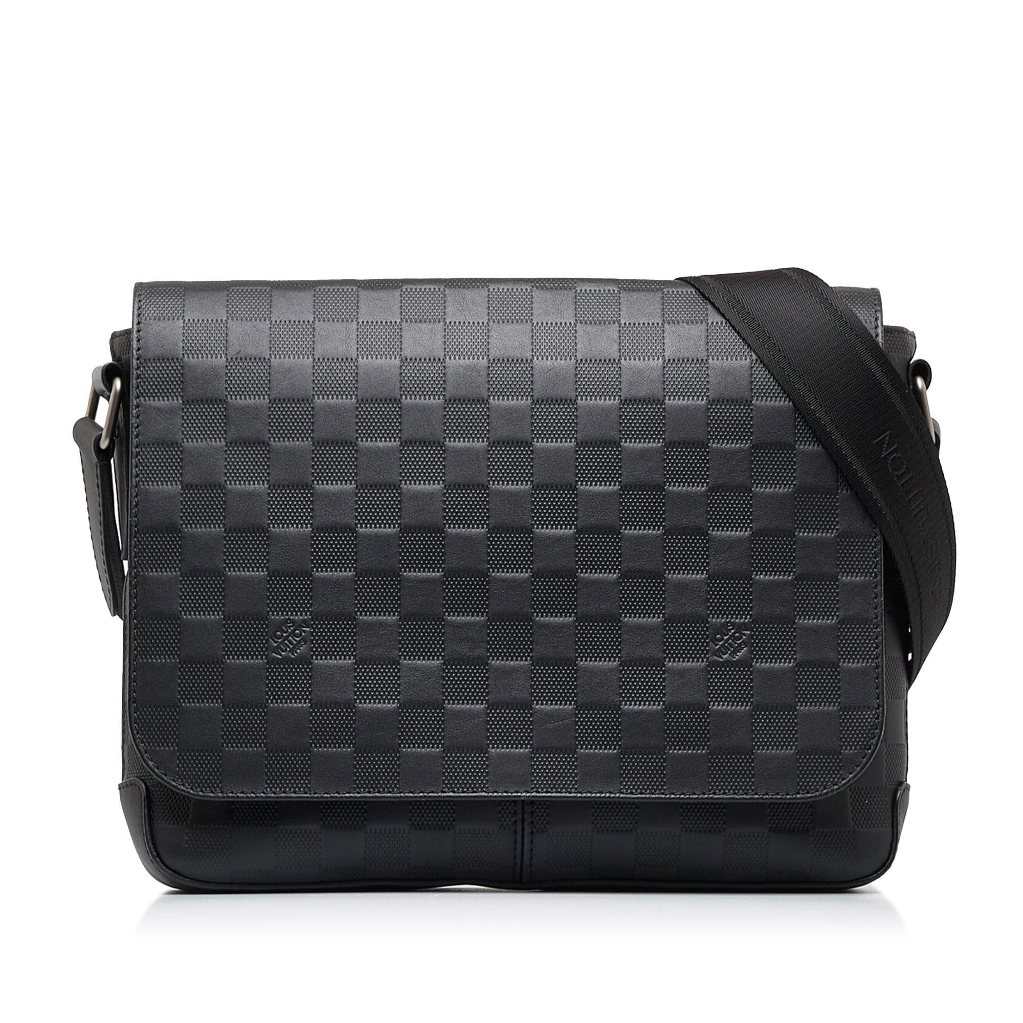 Louis Vuitton Damier Infini District PM (SHG-52WRMl)