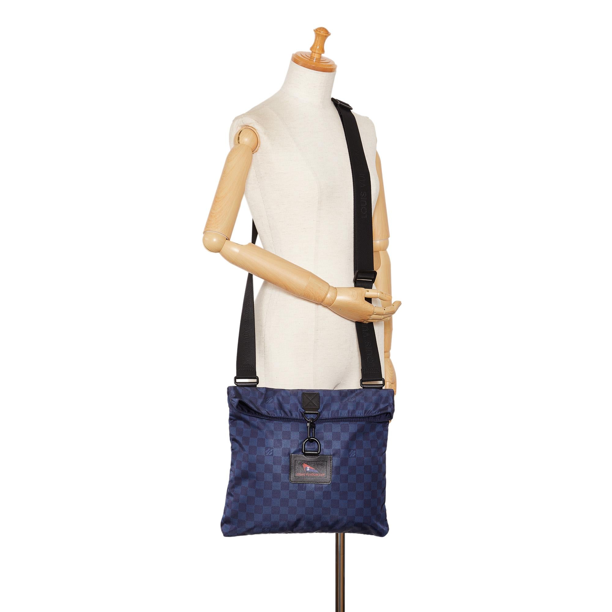 Louis Vuitton Damier Nylon LV Cup Alize (SHG-ccKHVx)