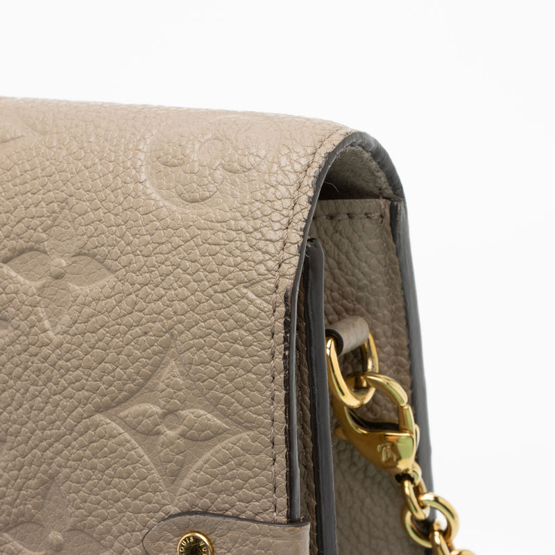 100% Authentic ✨ Louis Vuitton Vavin Chain Wallet!✨ Condition