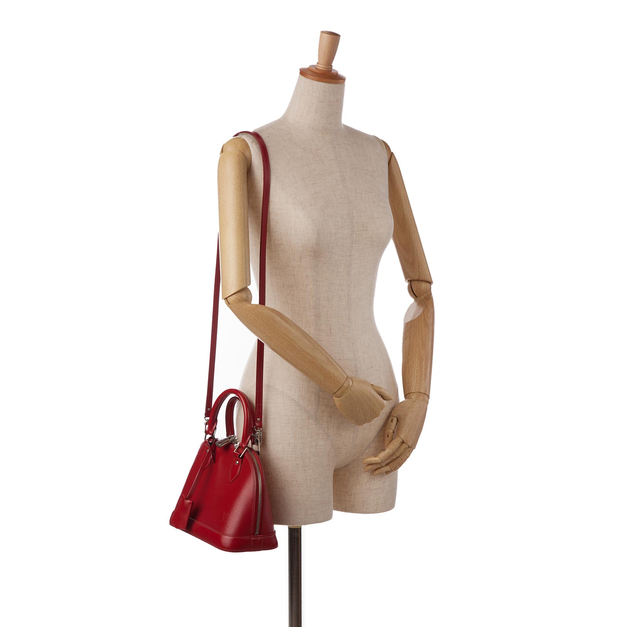 Louis Vuitton Epi Alma BB (SHG-x4Twy2)