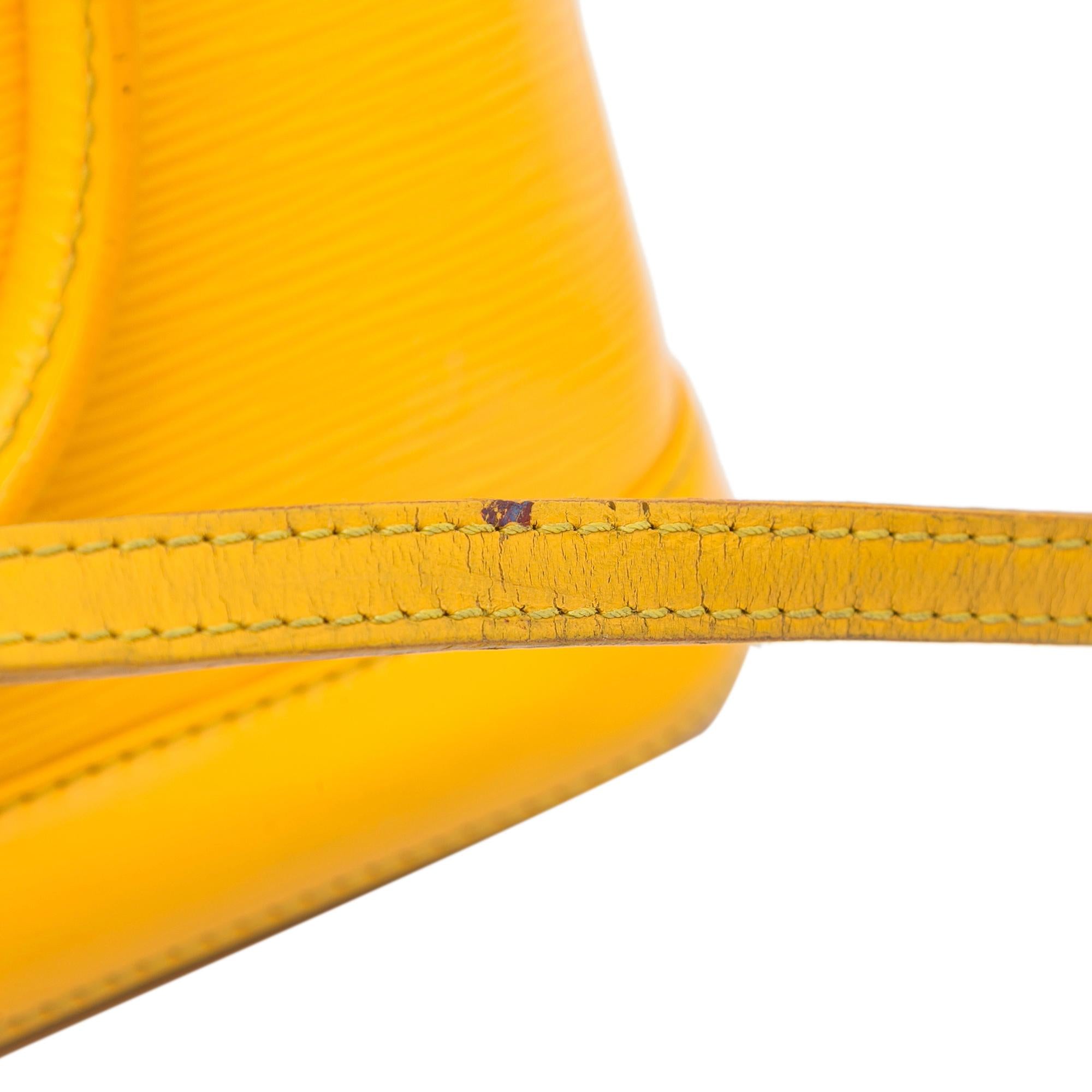 Louis Vuitton Epi Alma BB