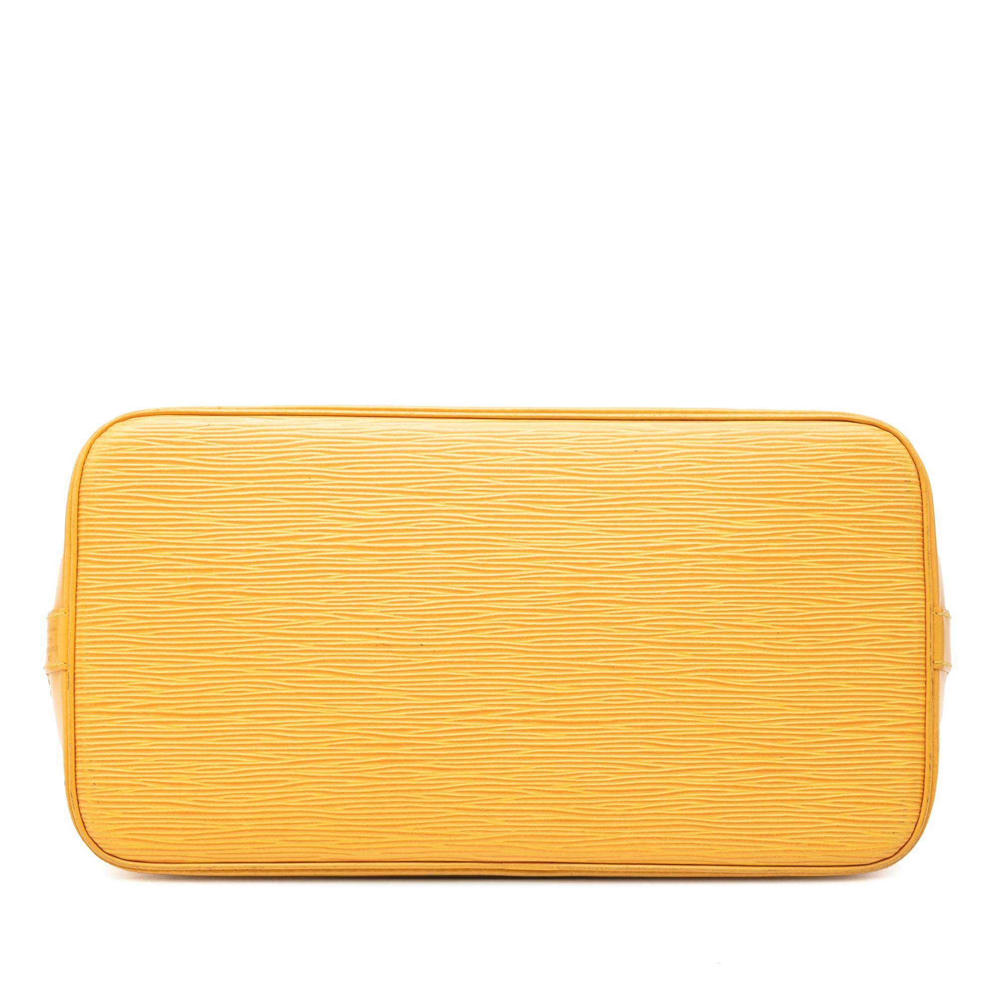 Louis Vuitton Epi Alma PM