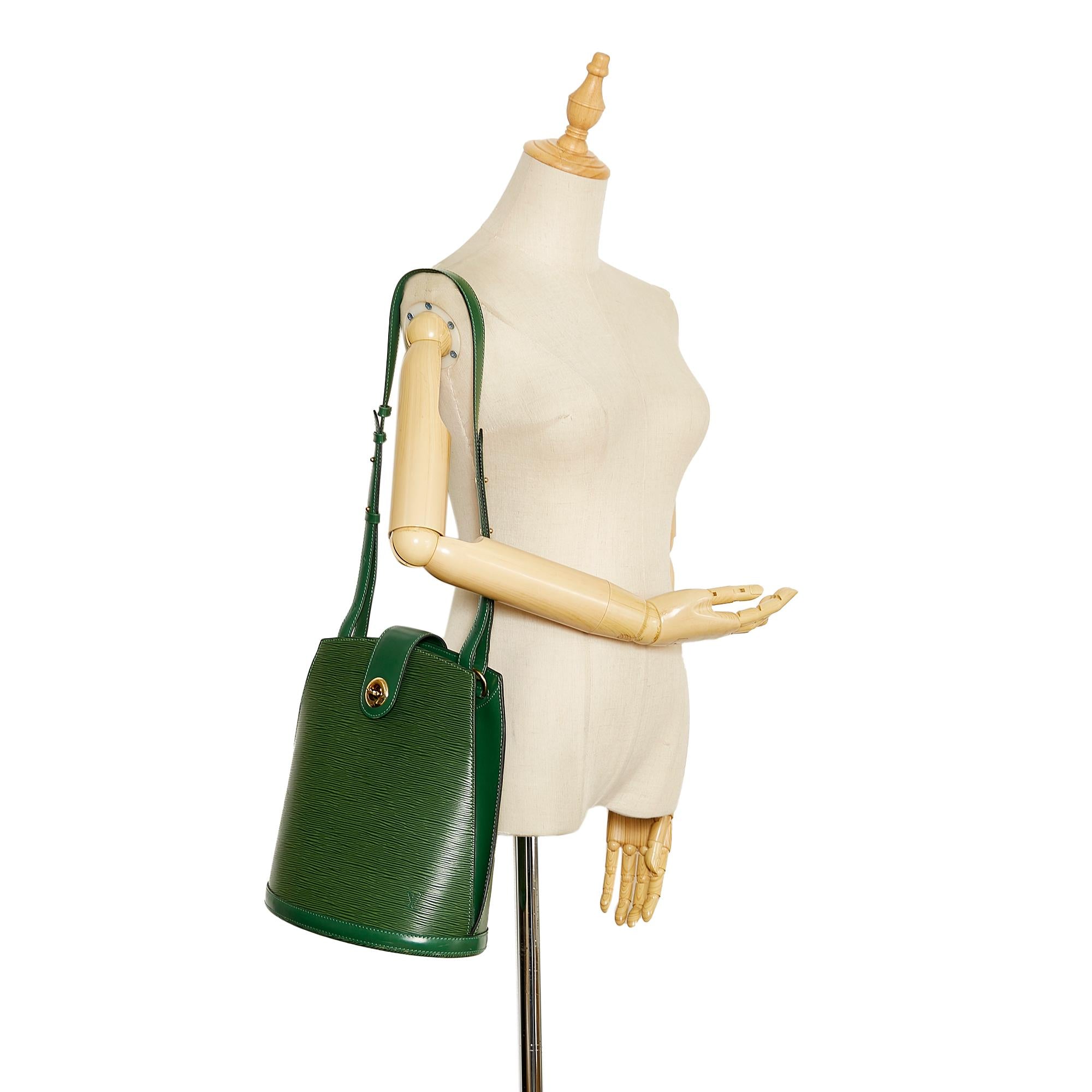 Louis Vuitton Epi Cluny (SHG-KmzweX)