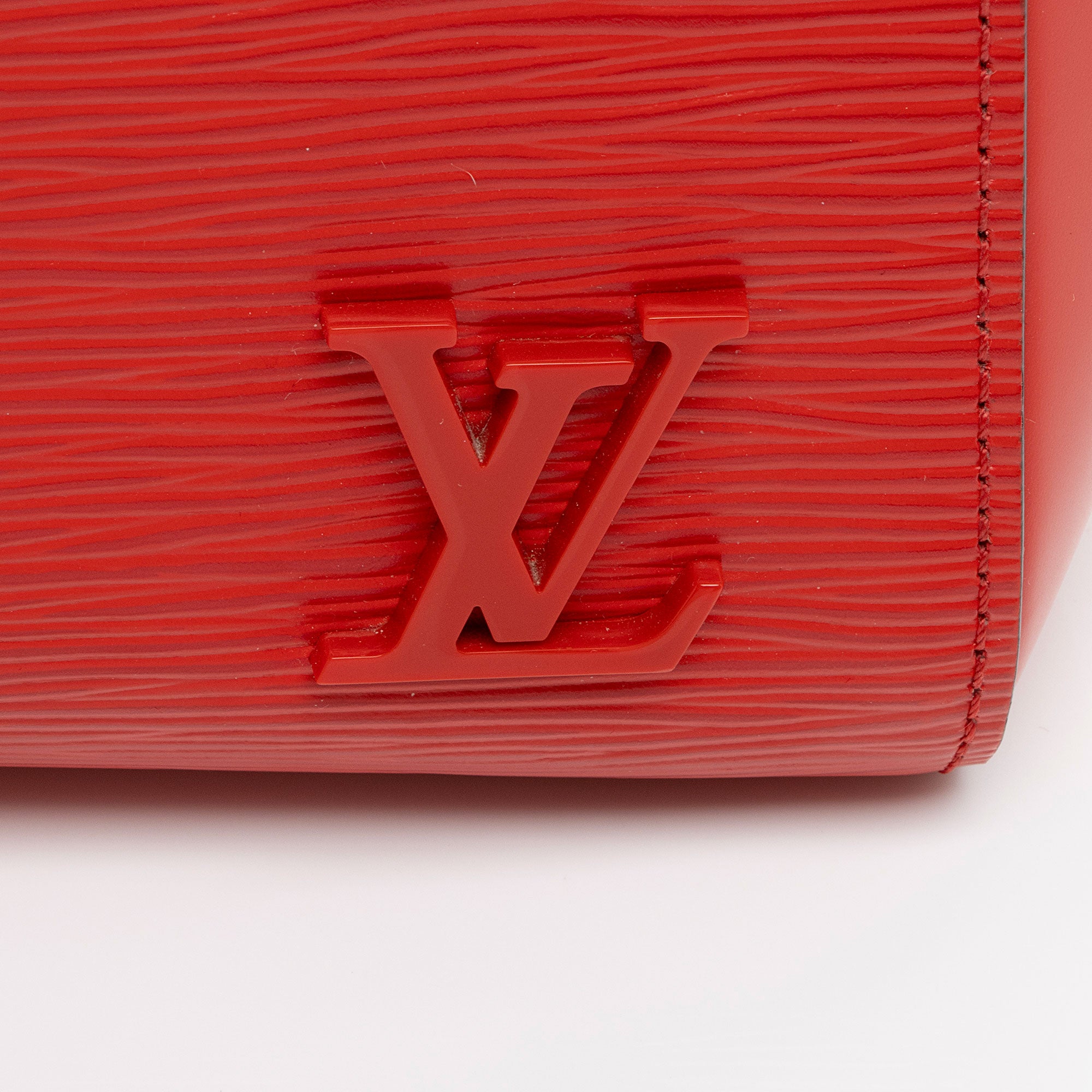 Louis Vuitton Epi Leather Cluny MM Satchel (SHF-wNLYrY)