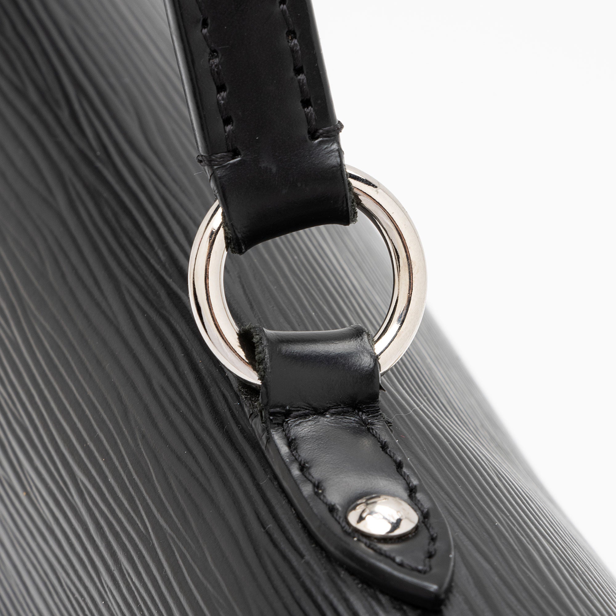 Louis Vuitton Epi Leather Cluny MM Satchel (SHF-deMCTk)