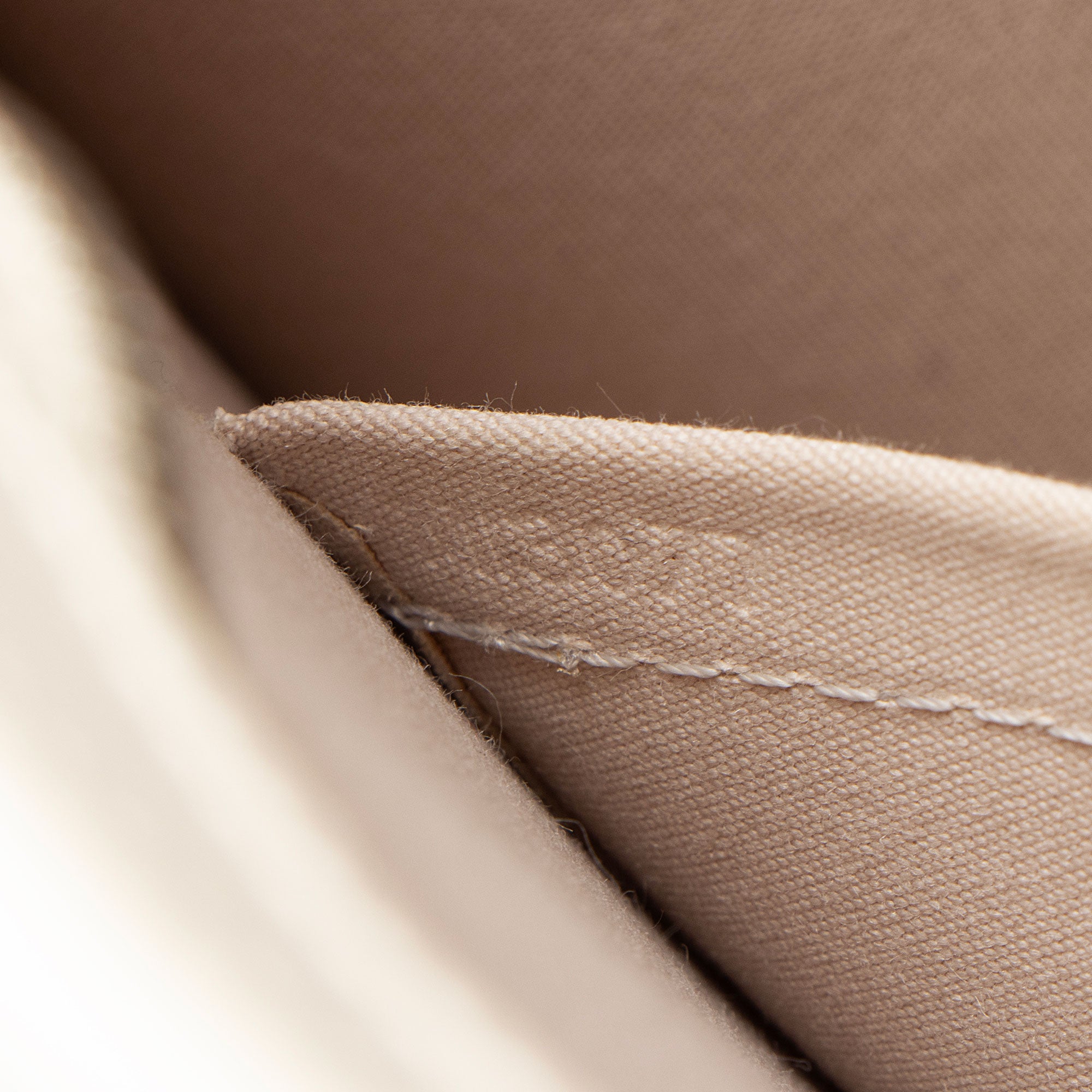 Louis Vuitton Epi Leather Madeleine GM Tote (SHF-4a0SKb)