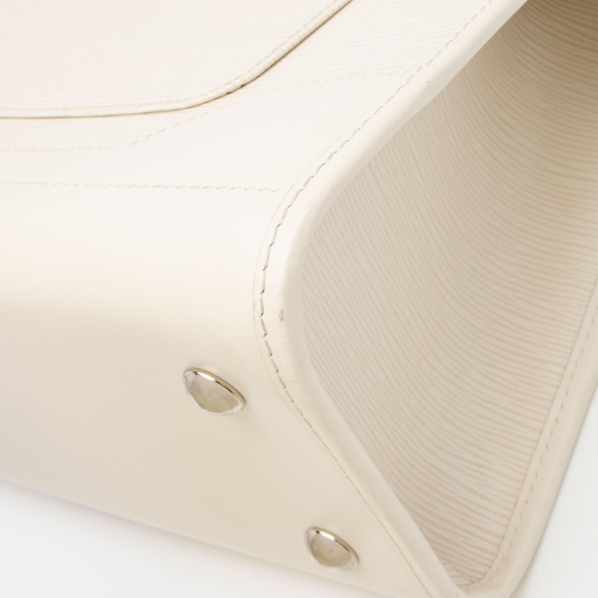 Louis Vuitton Epi Leather Madeleine GM Tote (SHF-4a0SKb)