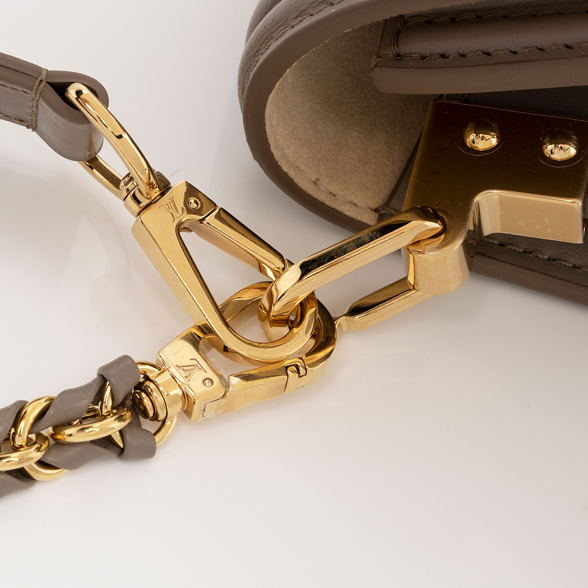 Louis Vuitton Epi Leather Mini Dauphine Shoulder Bag (SHF-97mmnE)