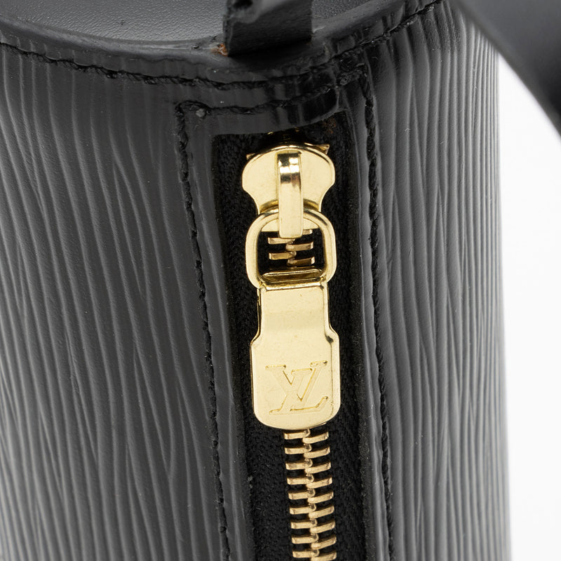 Louis Vuitton Epi Leather Round Pochette (SHF-9AGMrJ)