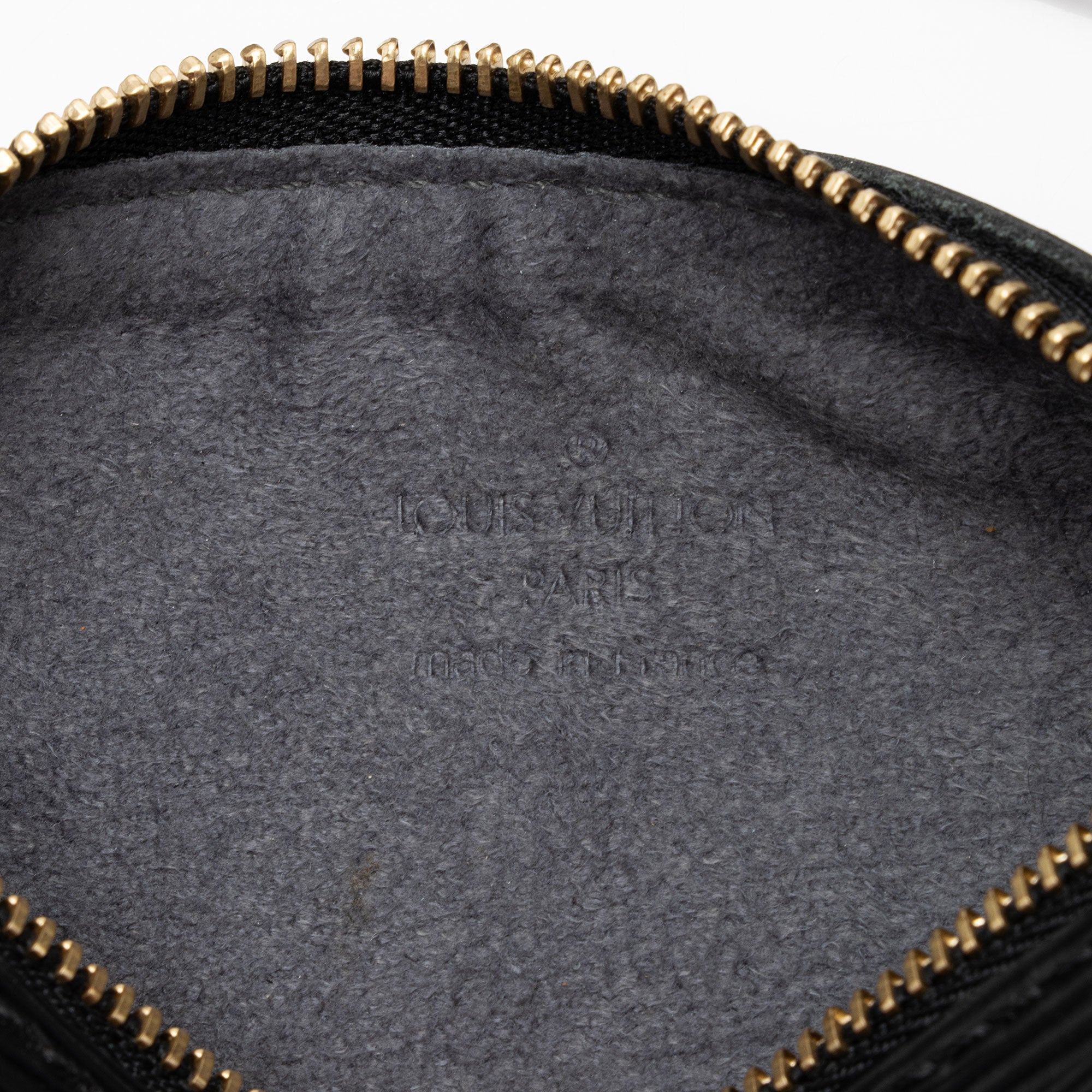 Louis Vuitton Epi Leather Round Pochette (SHF-9AGMrJ)