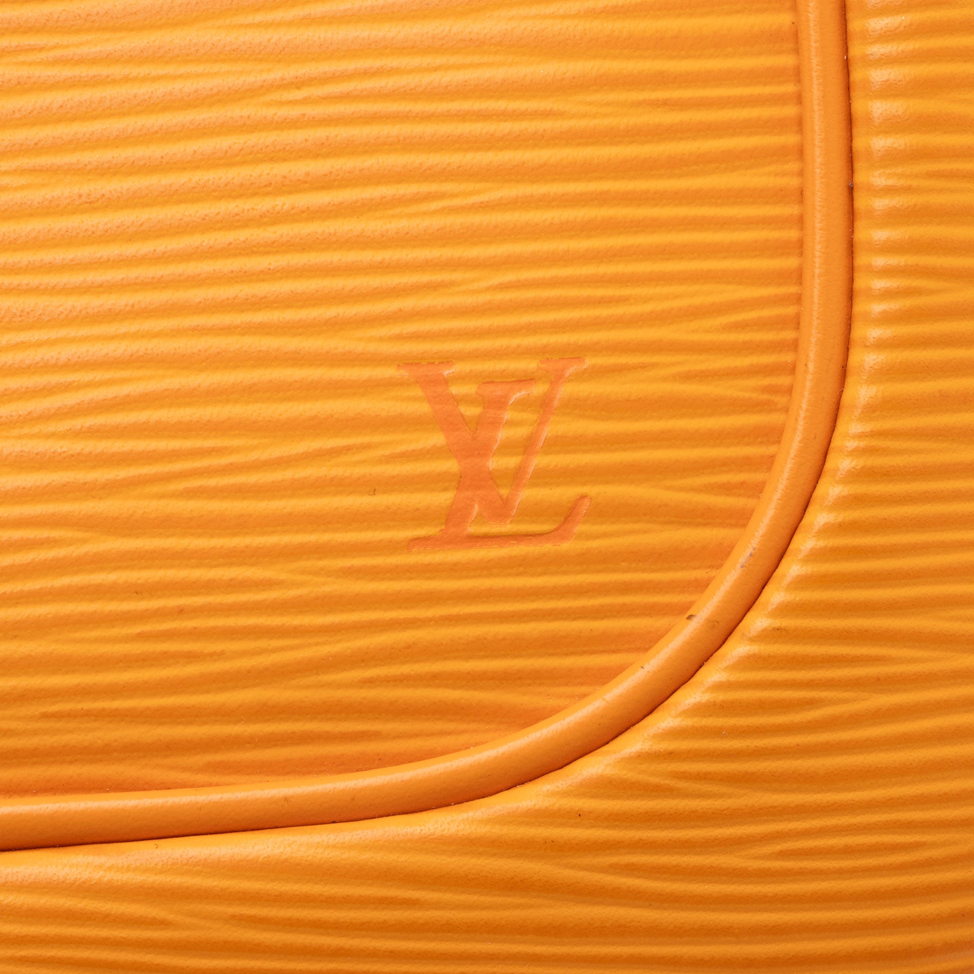 Louis Vuitton Epi Leather Sarvanga Crossbody Bag (SHF-w7HIo7)