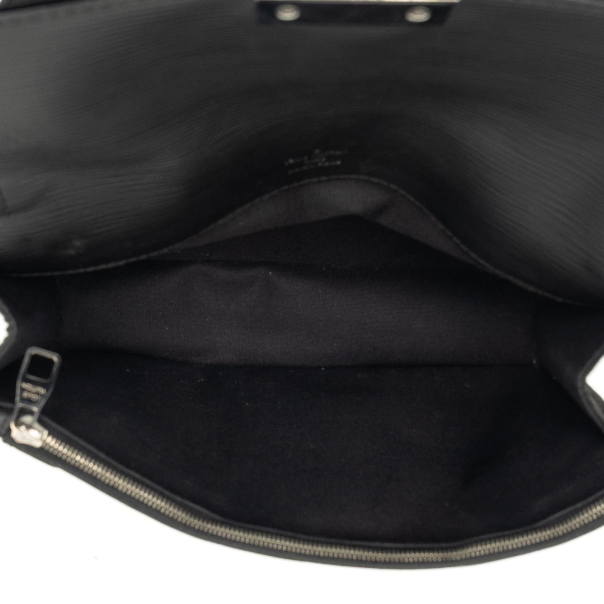 Louis Vuitton Epi Neo Belaia Clutch