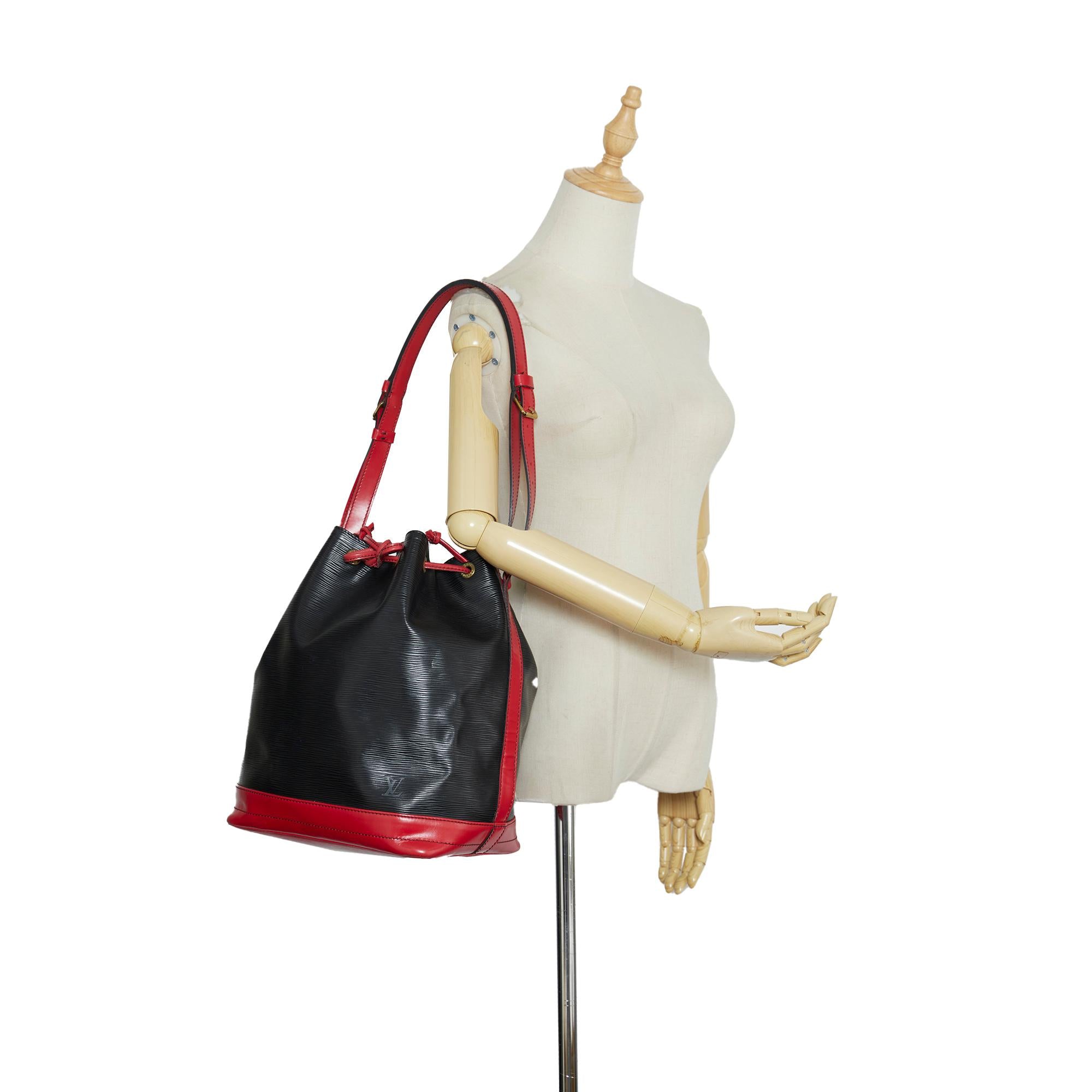 Louis Vuitton Epi Noe Bicolor (SHG-u28dgT)