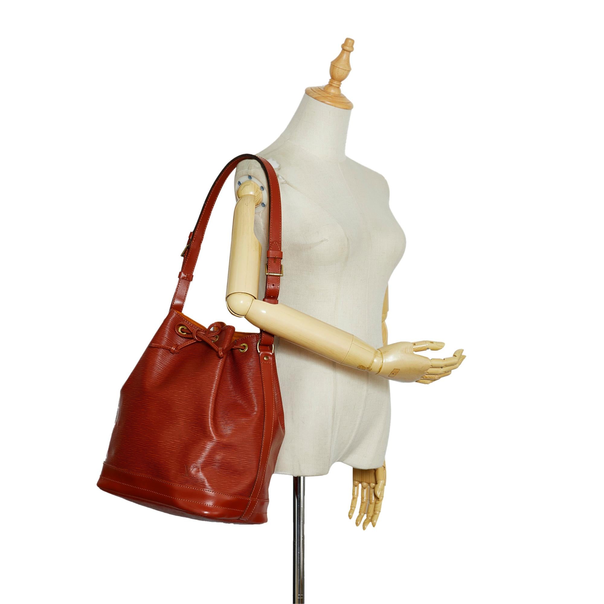 Louis Vuitton Epi Noe GM (SHG-o5JPhV)