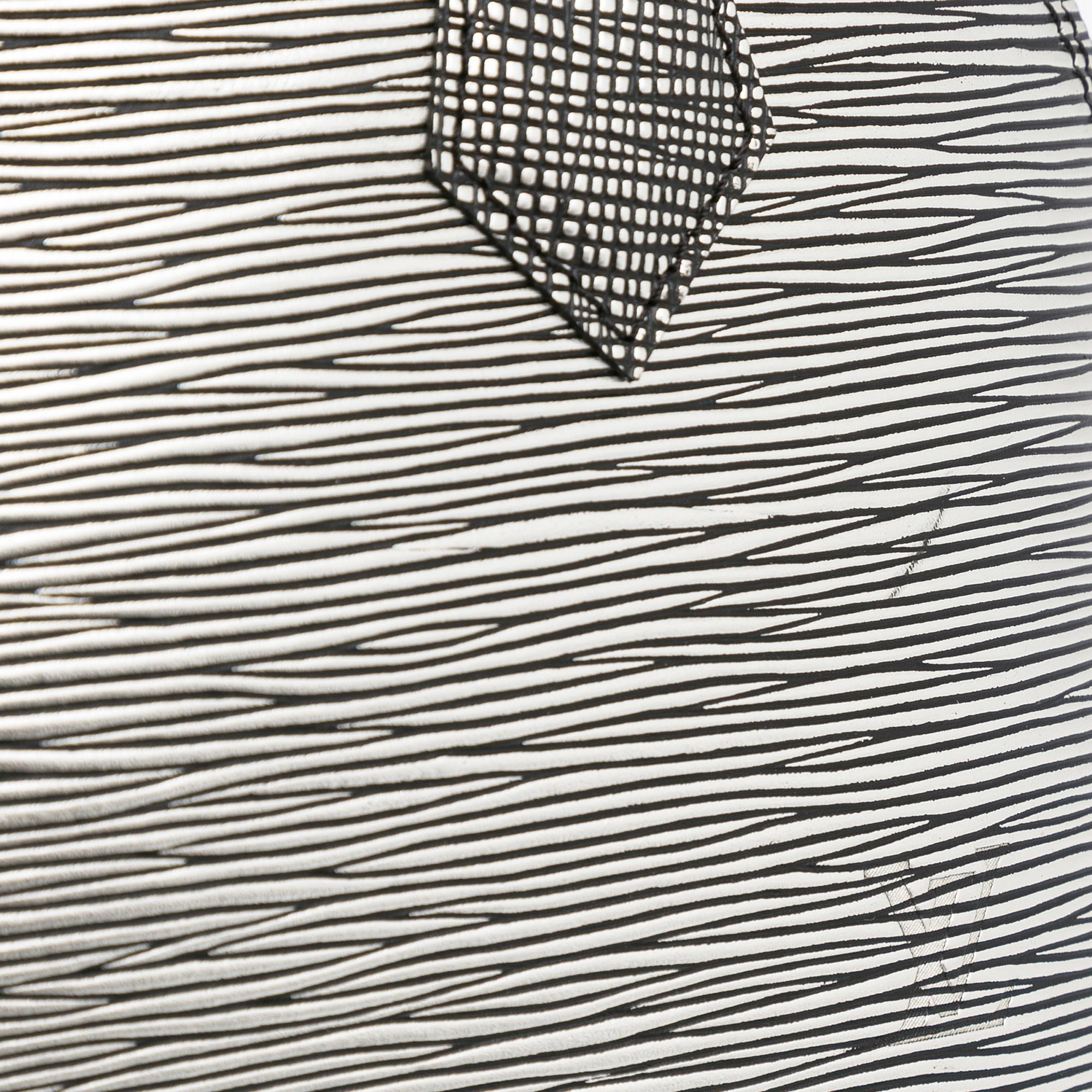 Louis Vuitton Epi Platine Alma BB (SHG-Pg152e)