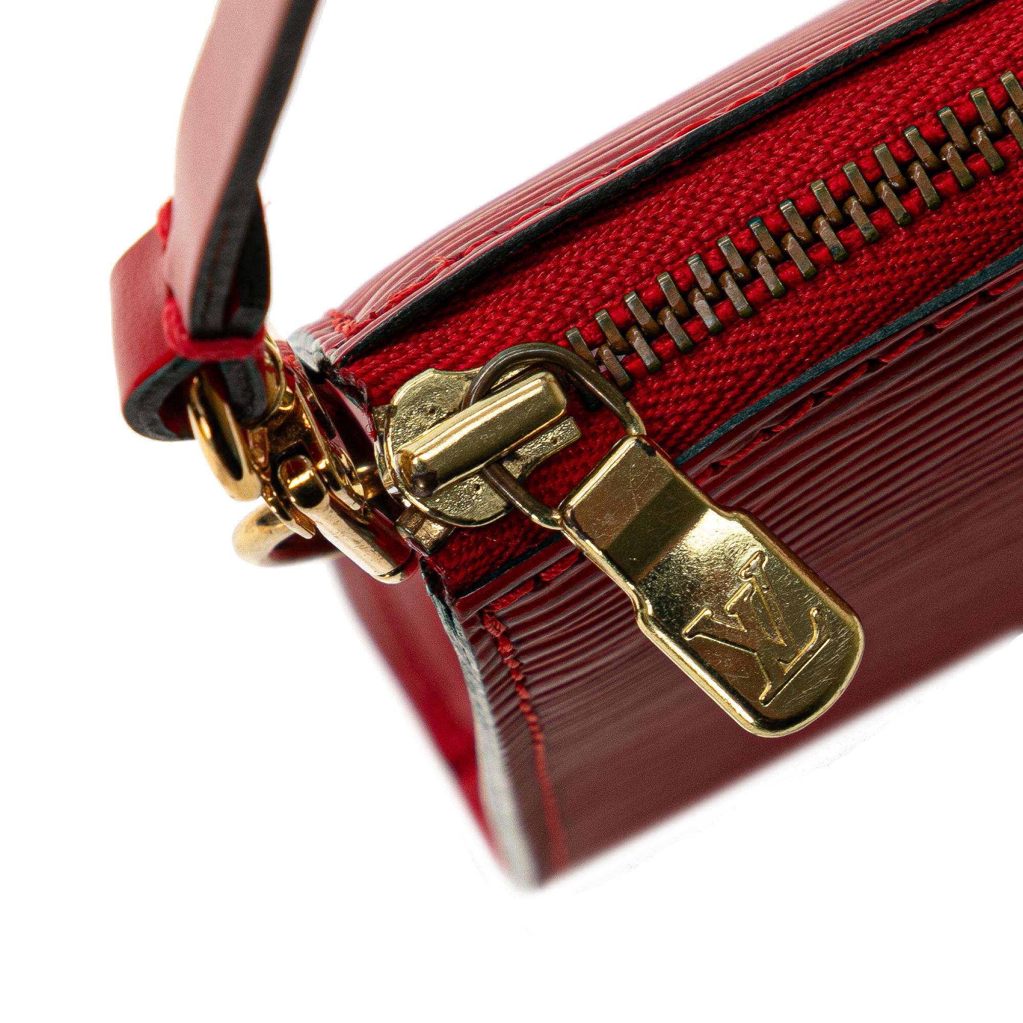 Louis Vuitton Epi Pochette Accessoires (SHG-zX2M0r)
