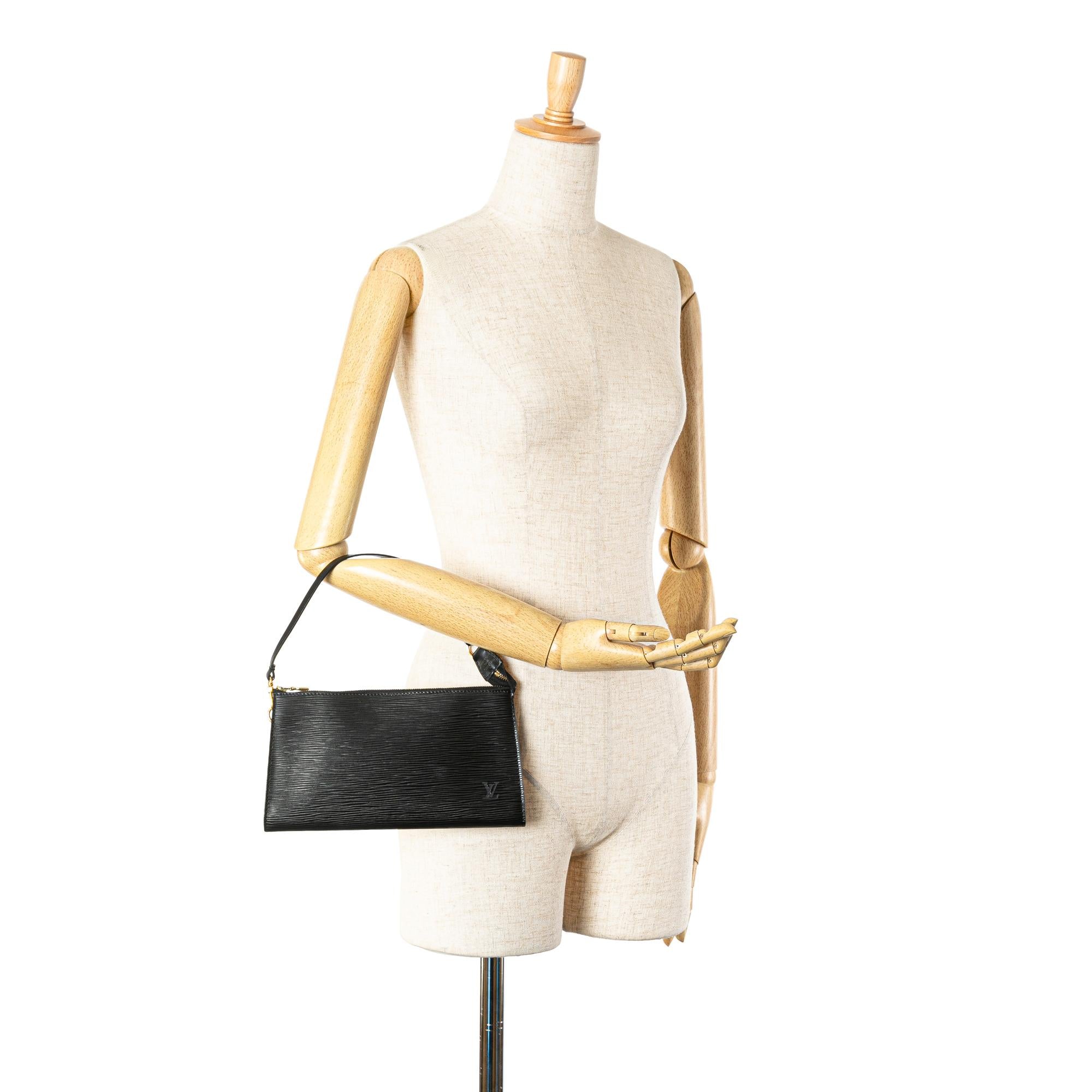 Louis Vuitton Epi Pochette Accessoires (SHG-fow4QT)