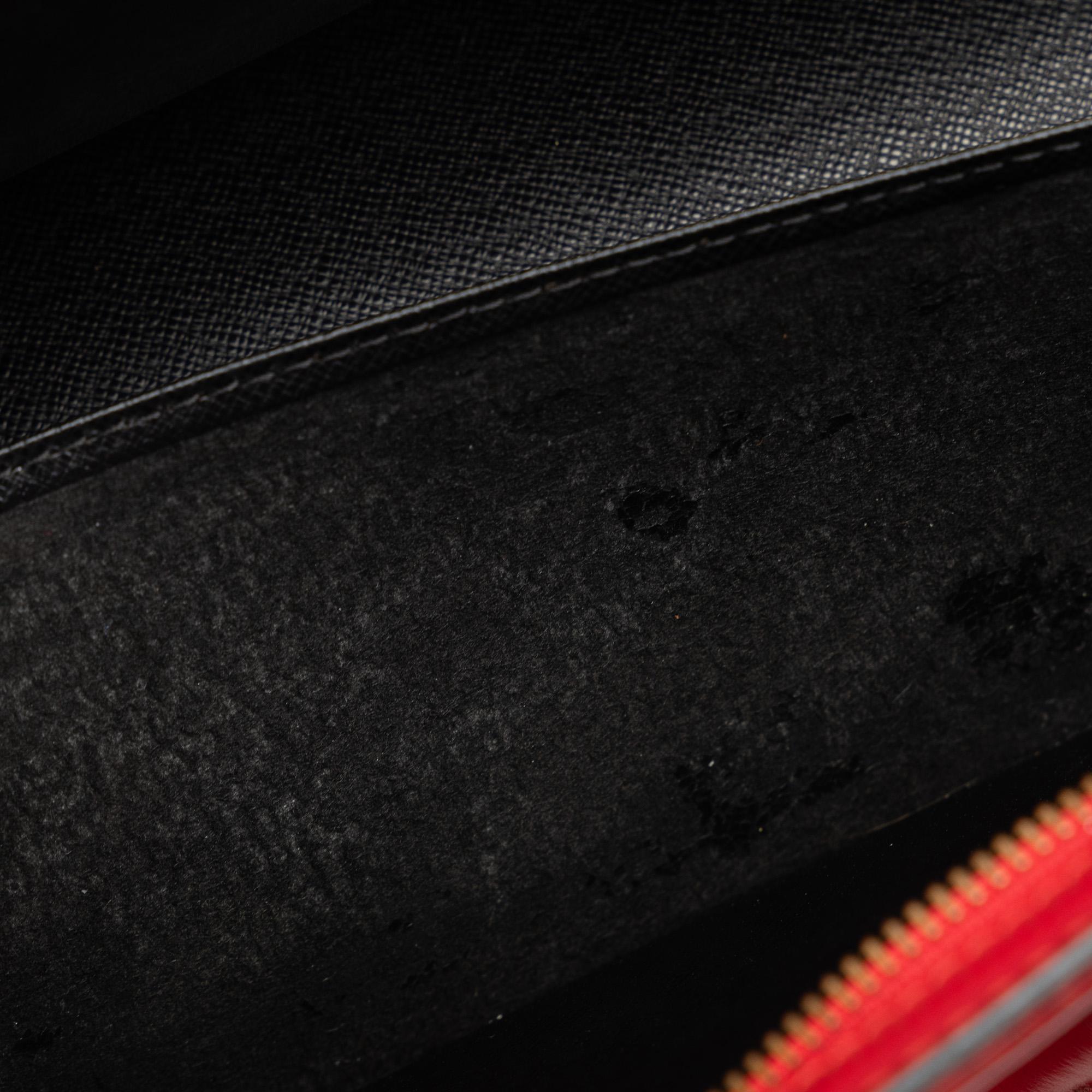 Louis Vuitton Epi Sac Triangle (SHG-SreSvU)