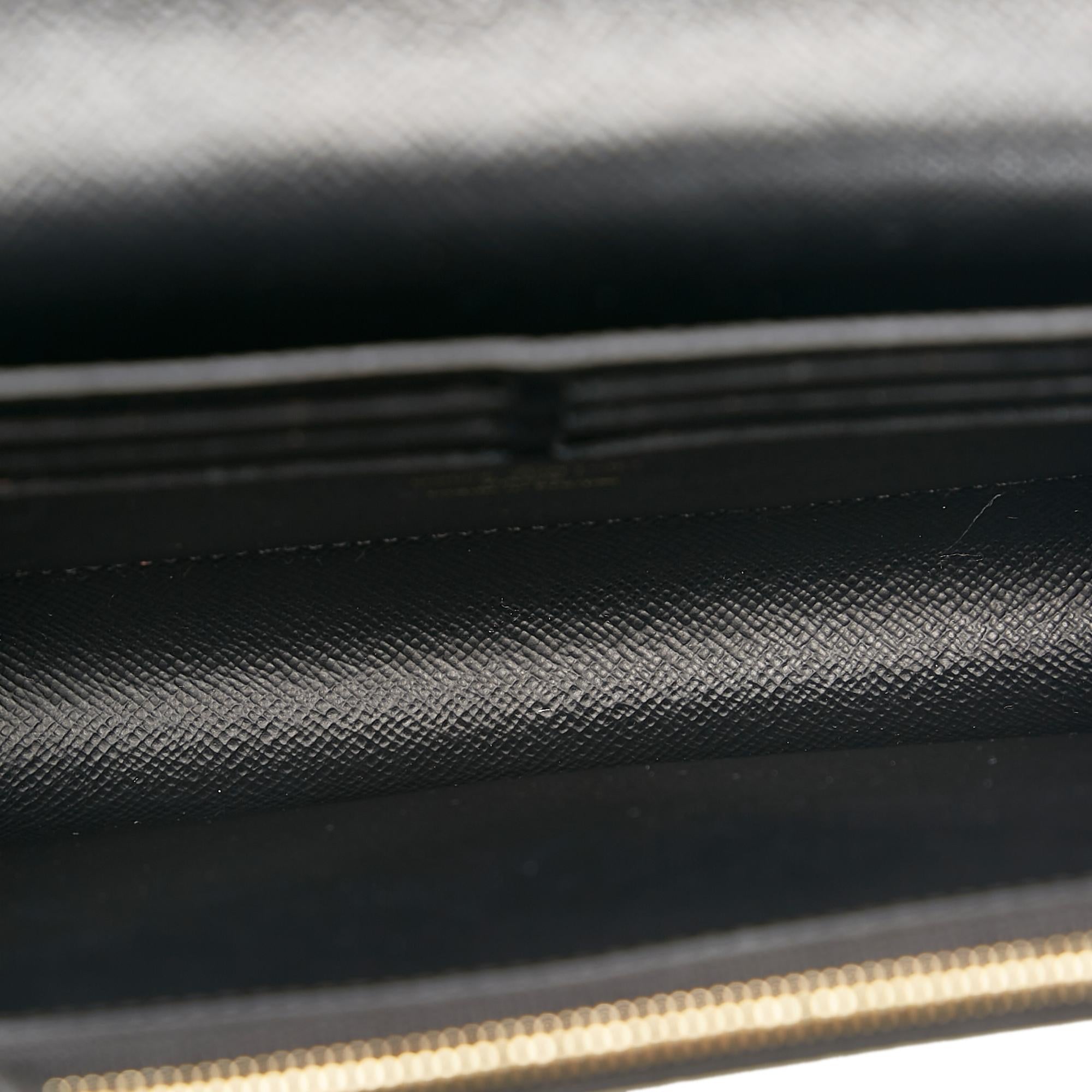 Louis Vuitton Epi Twist Love Lock Chain Wallet (SHG-MmYcl0)