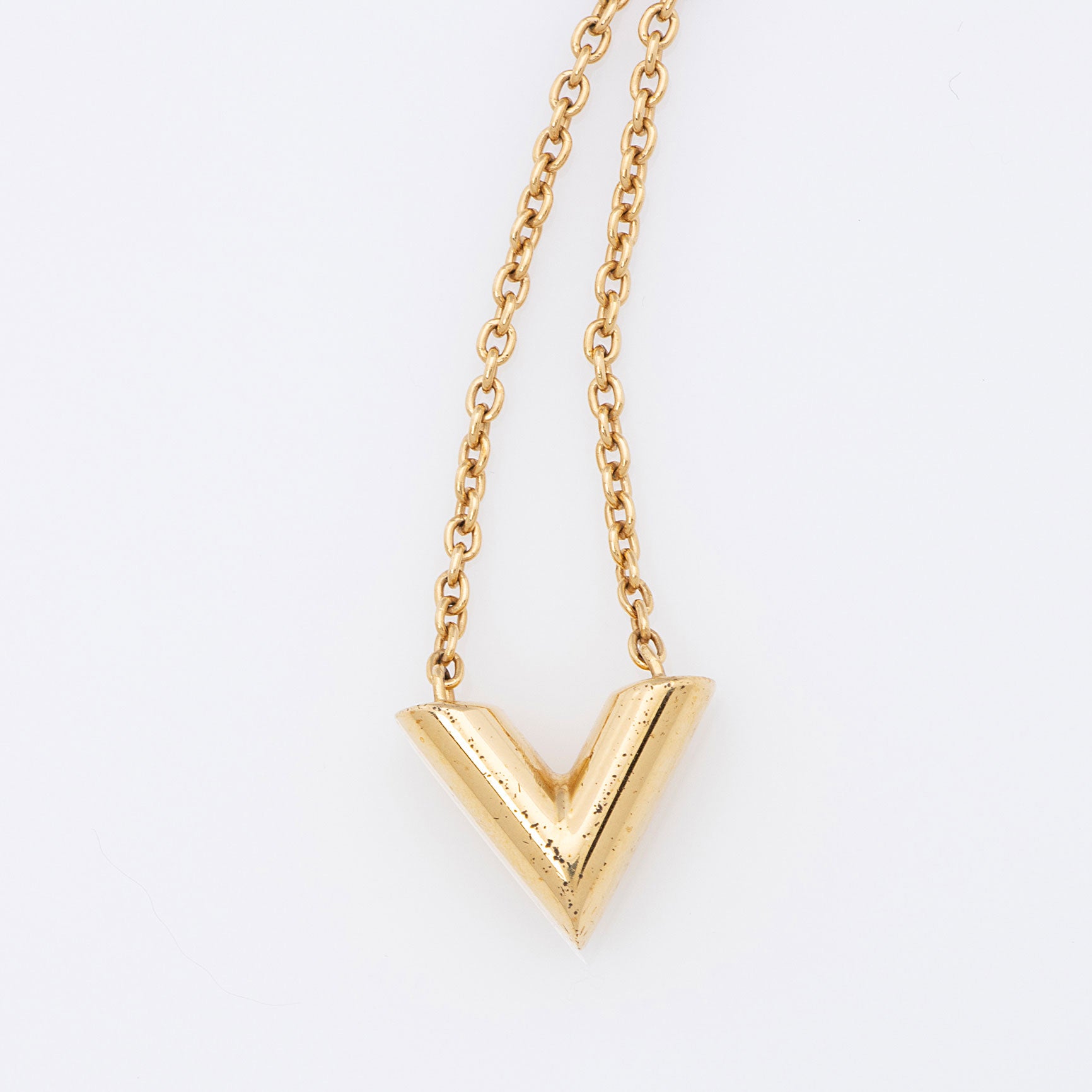 Louis Vuitton Essential V Necklace