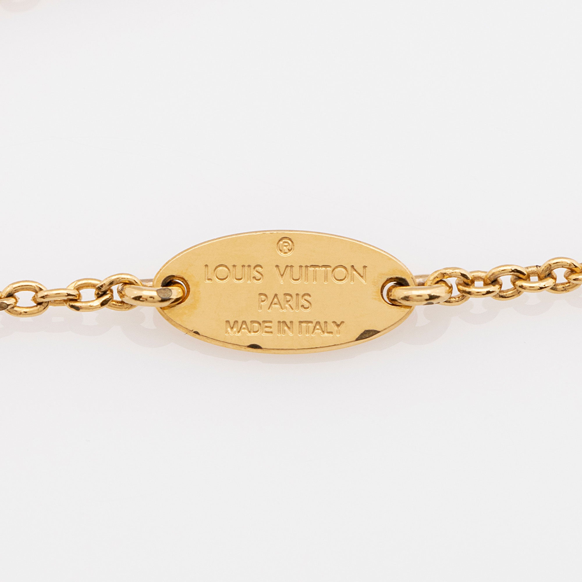 Louis Vuitton Essential V Necklace
