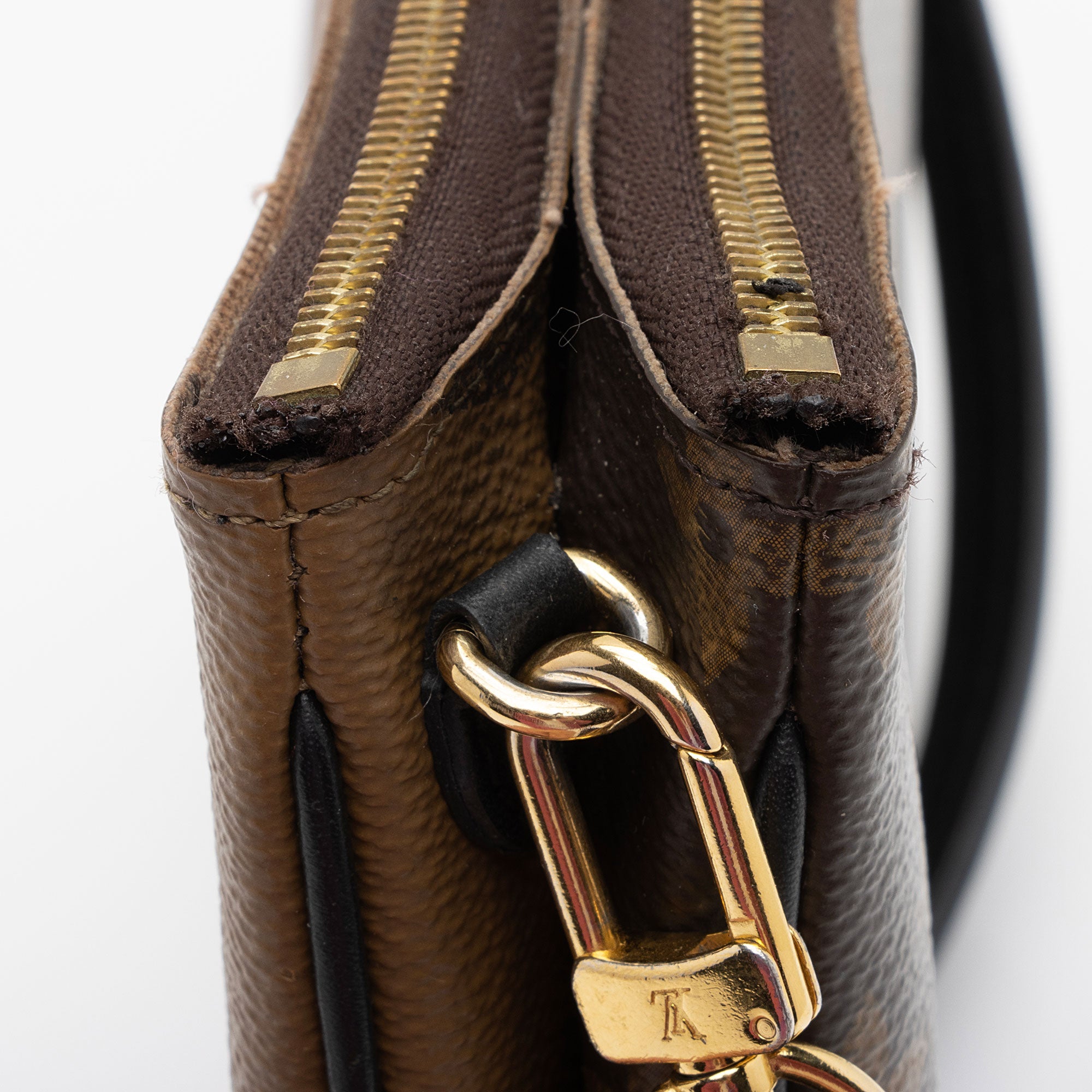 Louis Vuitton Giant Monogram Canvas Double Zip Pochette (SHF-gxhVVJ)