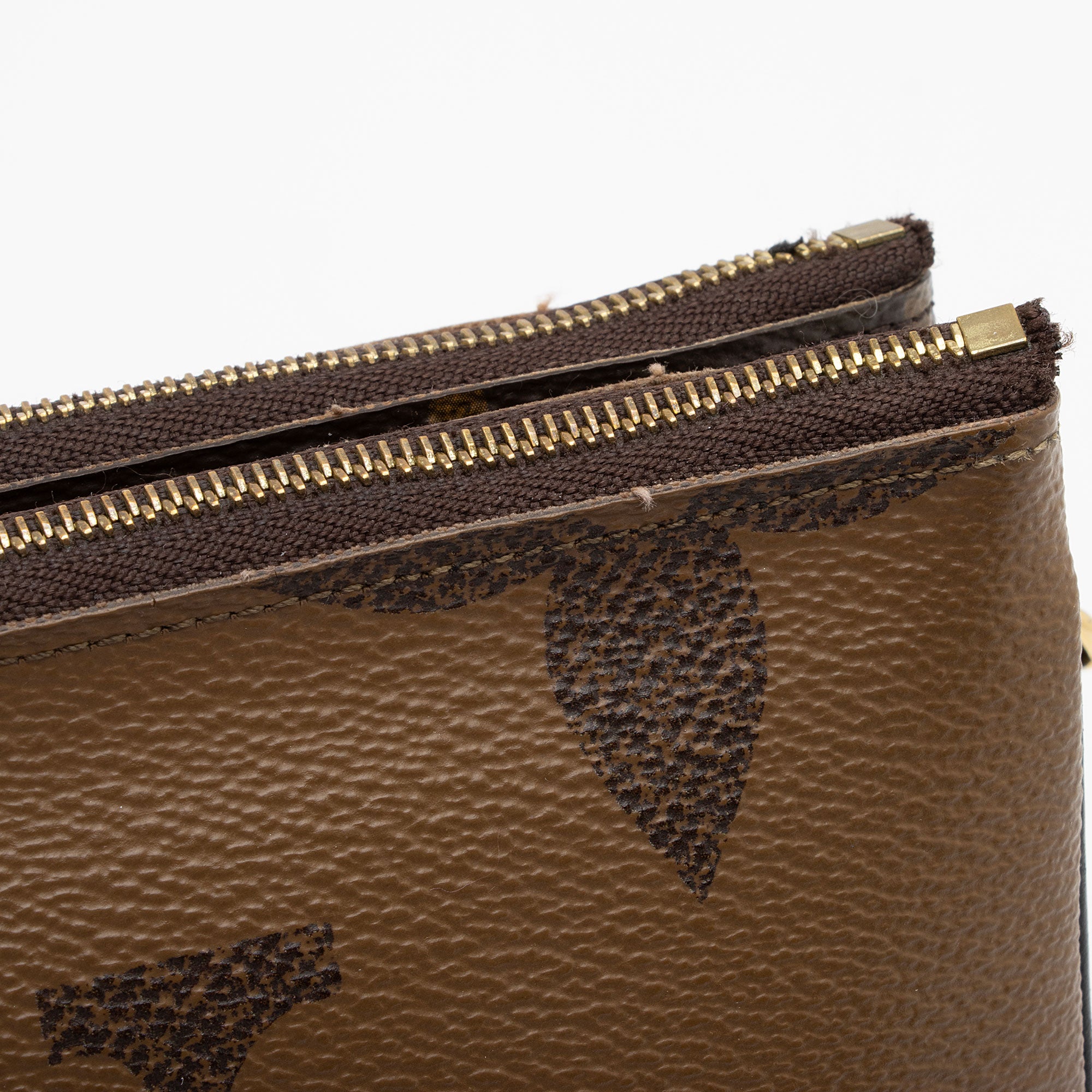 Louis Vuitton Giant Monogram Canvas Double Zip Pochette (SHF-gxhVVJ)
