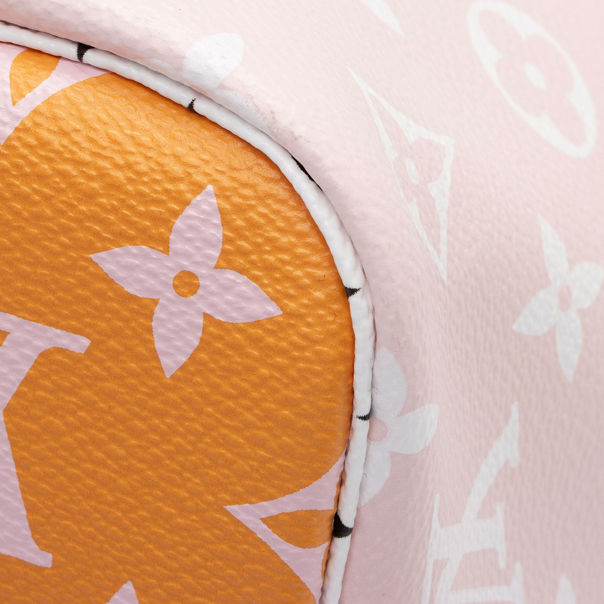 Louis Vuitton Giant Monogram Canvas Neverfull MM Tote (SHF-Xr8asM)