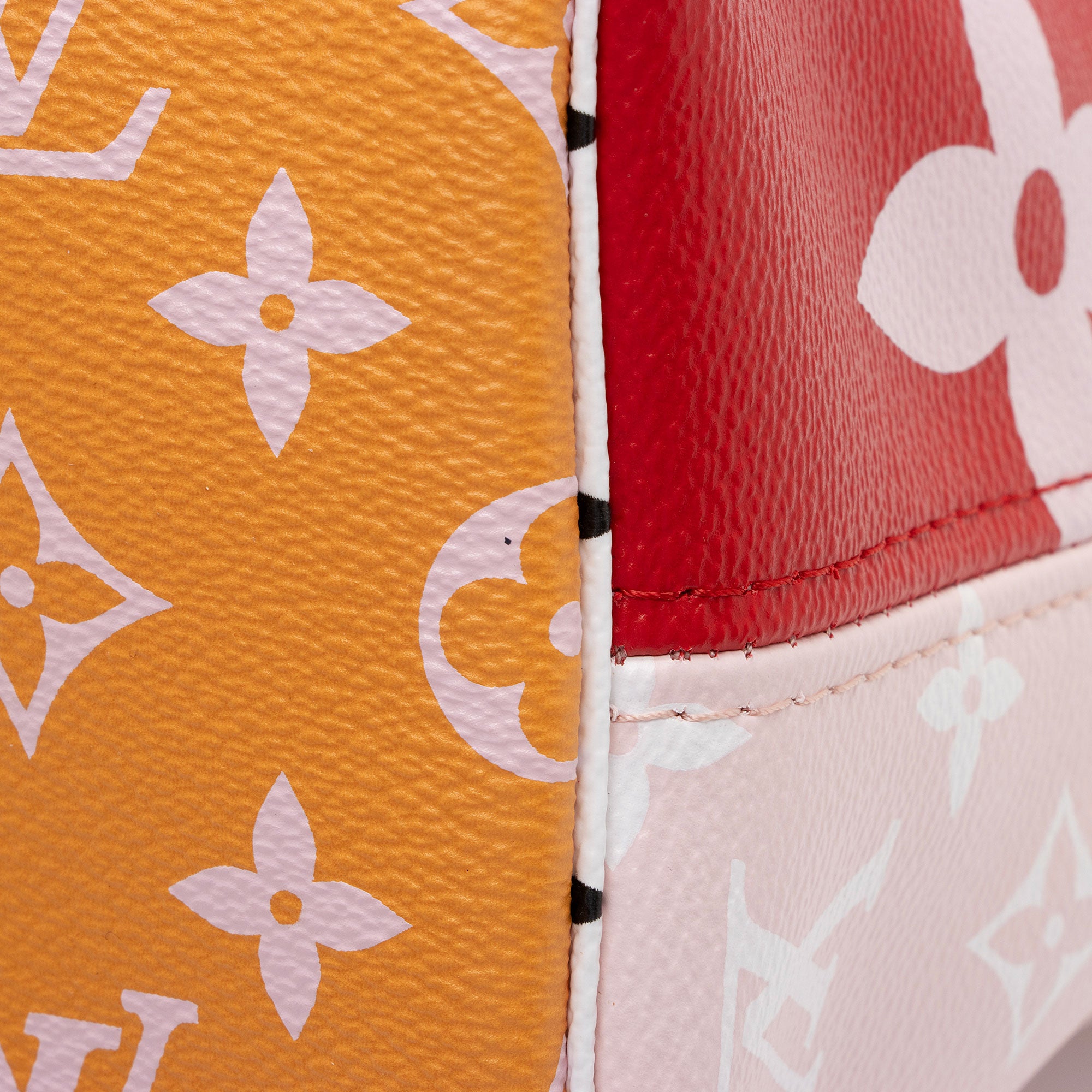 Louis Vuitton Giant Monogram Canvas Neverfull MM Tote (SHF-Xr8asM)