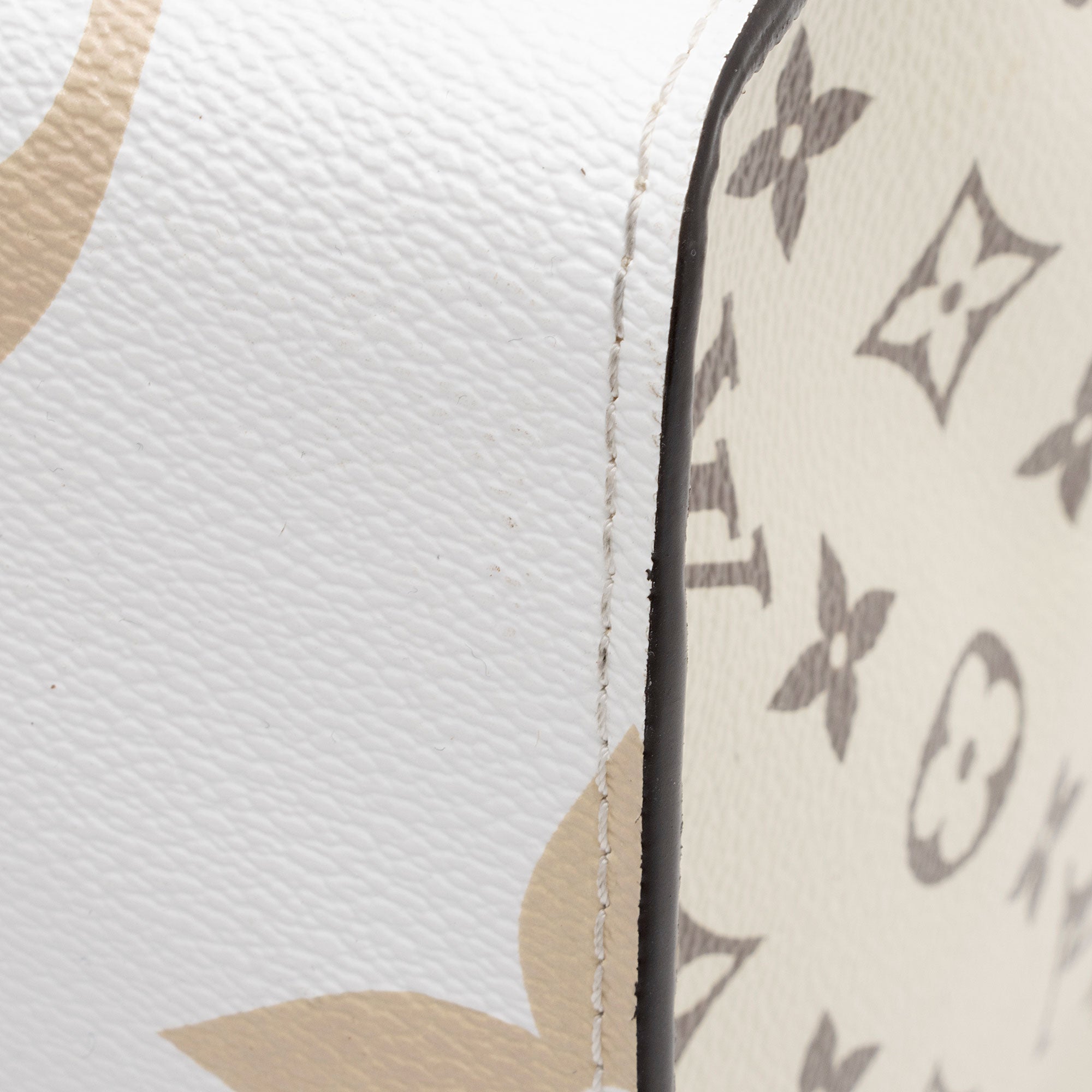 Louis Vuitton Giant Monogram Canvas Onthego GM Tote (SHF-2OCOFy)