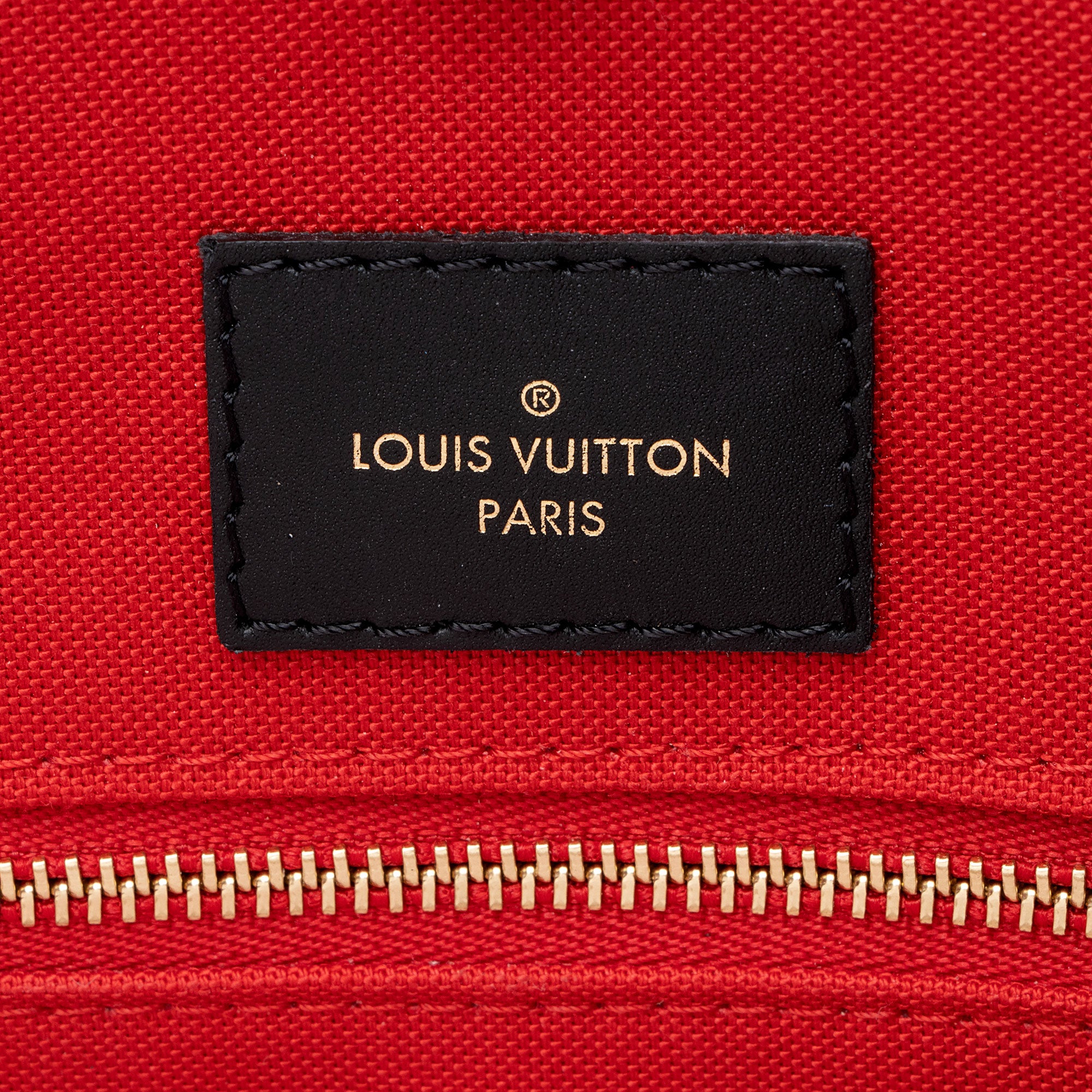 Louis Vuitton Giant Monogram Canvas Onthego MM Tote (SHF-qOGGJv)