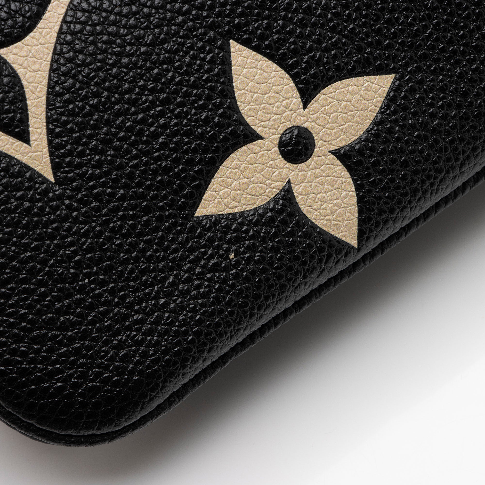 Louis Vuitton Giant Monogram Empreinte Double Zip Pochette (SHF-v92Poz)