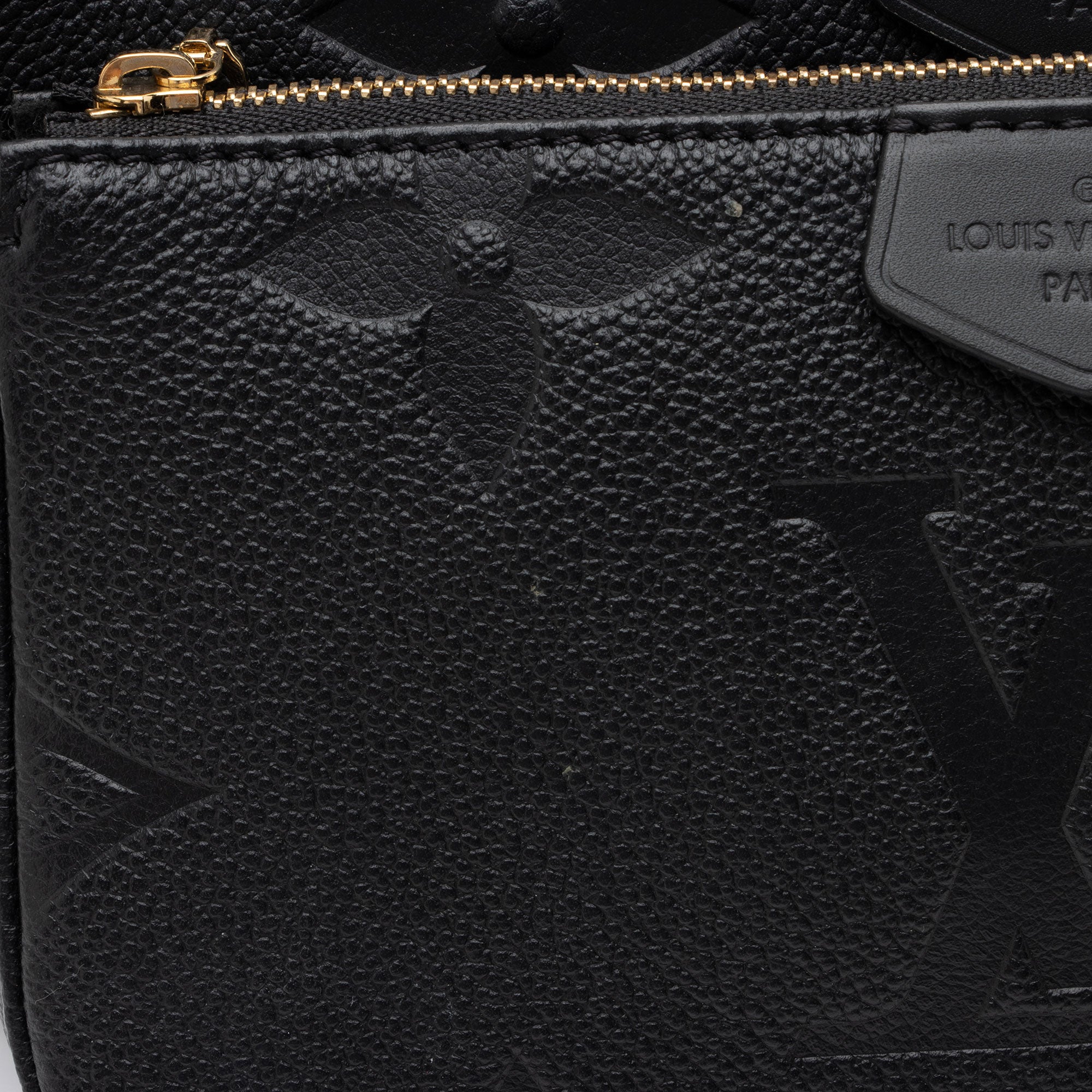 Louis Vuitton Giant Monogram Empreinte Multi-Pochette Accessoires (SHF-RXskza)