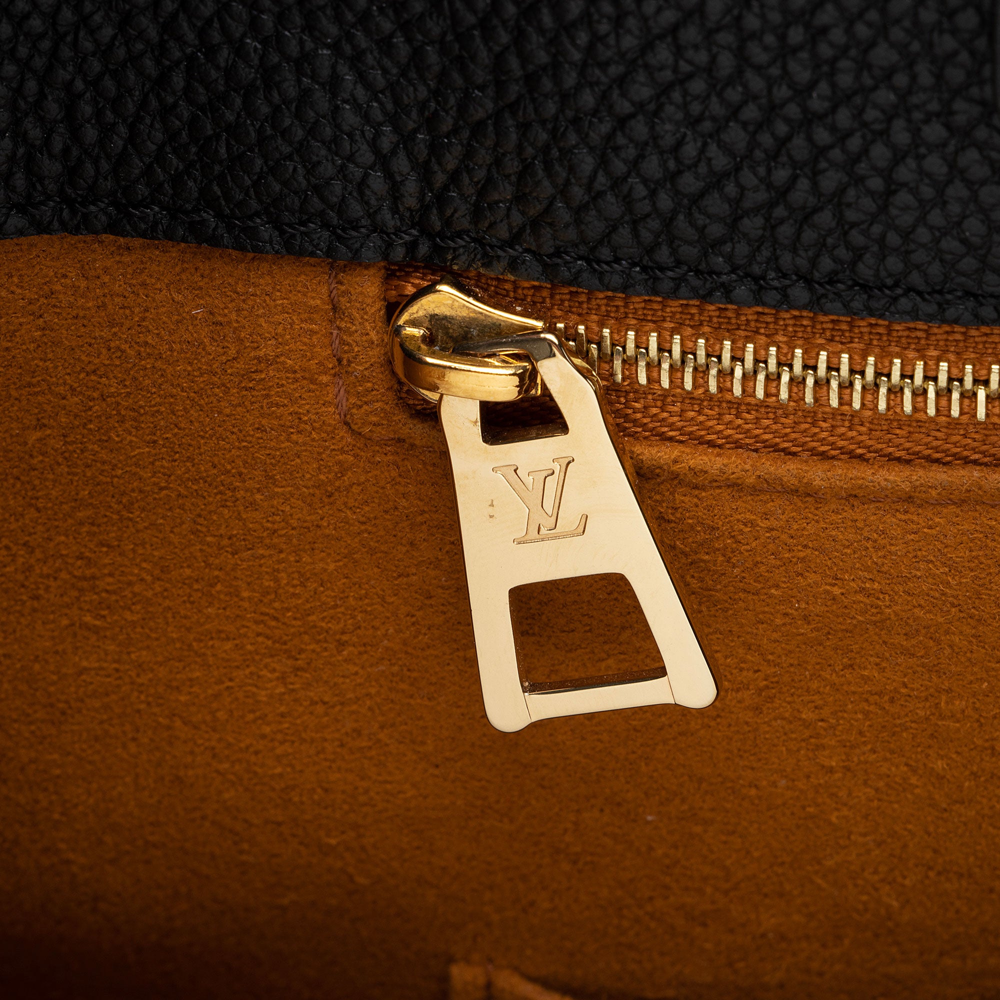Louis Vuitton Giant Monogram Empreinte Onthego MM Tote (SHF-hWScYx)
