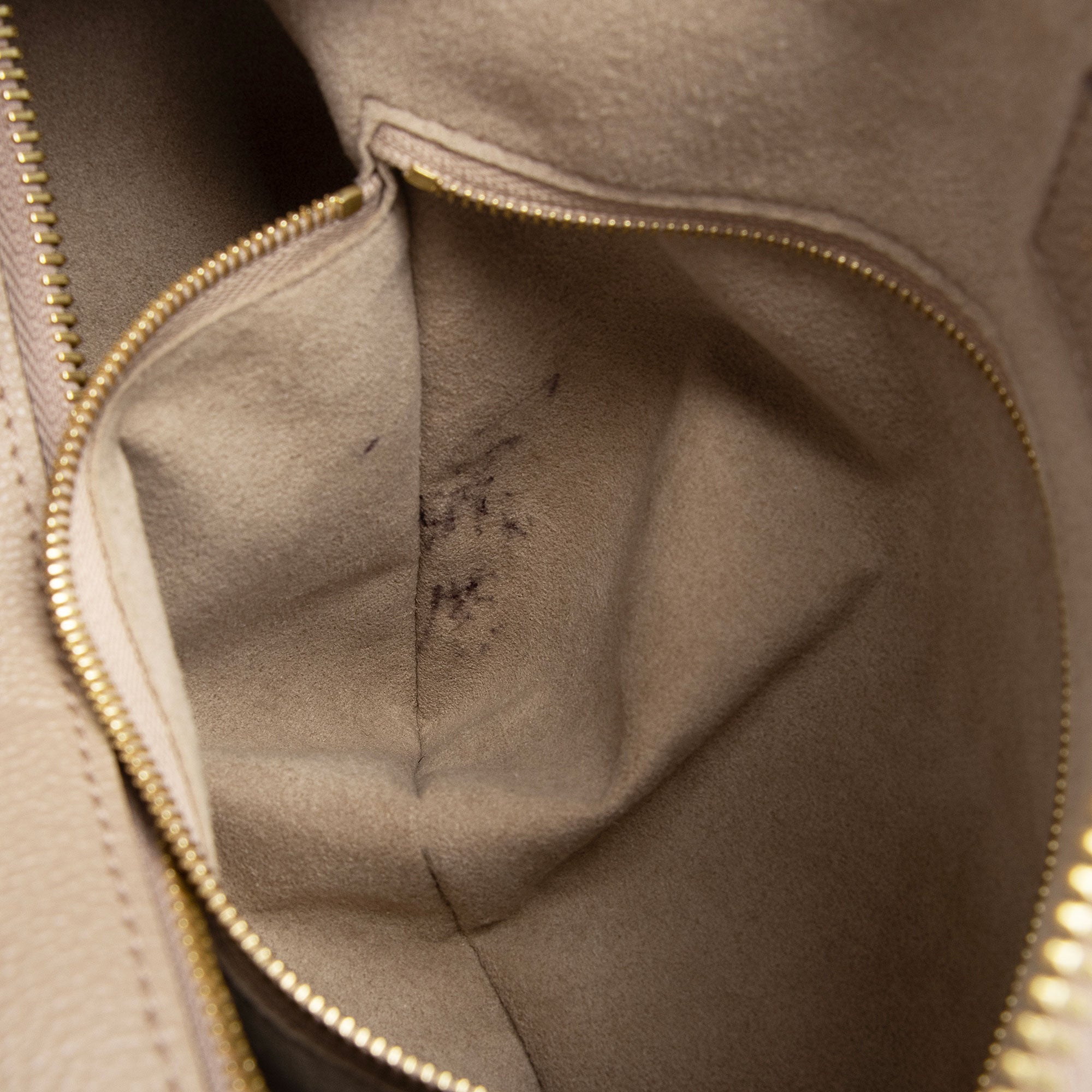 Louis Vuitton Giant Monogram Empreinte Speedy Bandouliere 25 Satchel (SHF-IaNyOF)