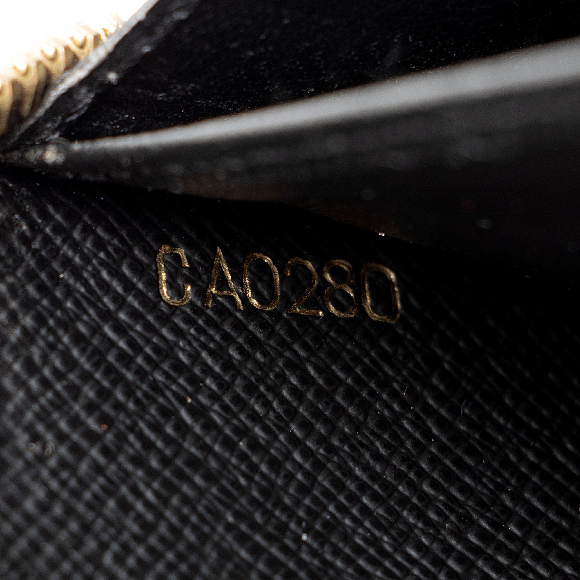 Louis Vuitton Giant Reverse Monogram Zippy Wallet