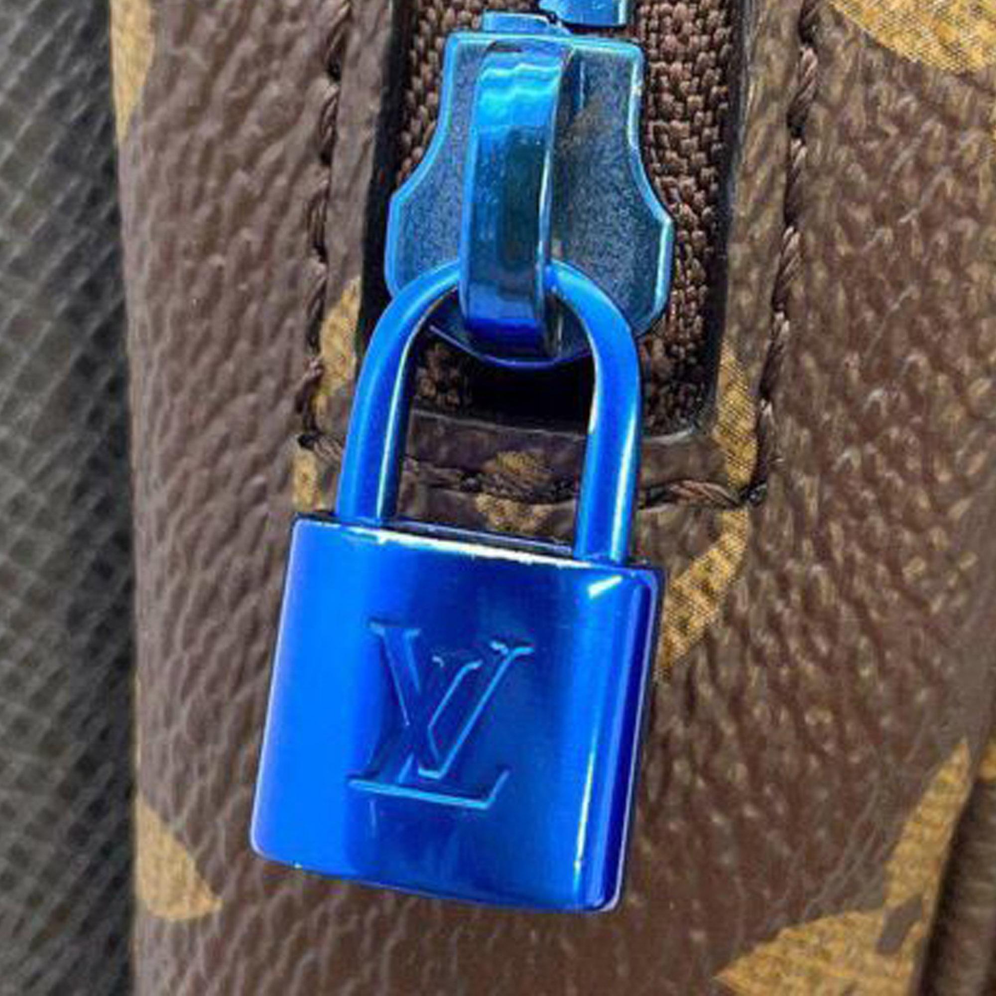 Louis Vuitton Kim Jones Monogram Taiga Bumbag (SHG-DoPq7R)