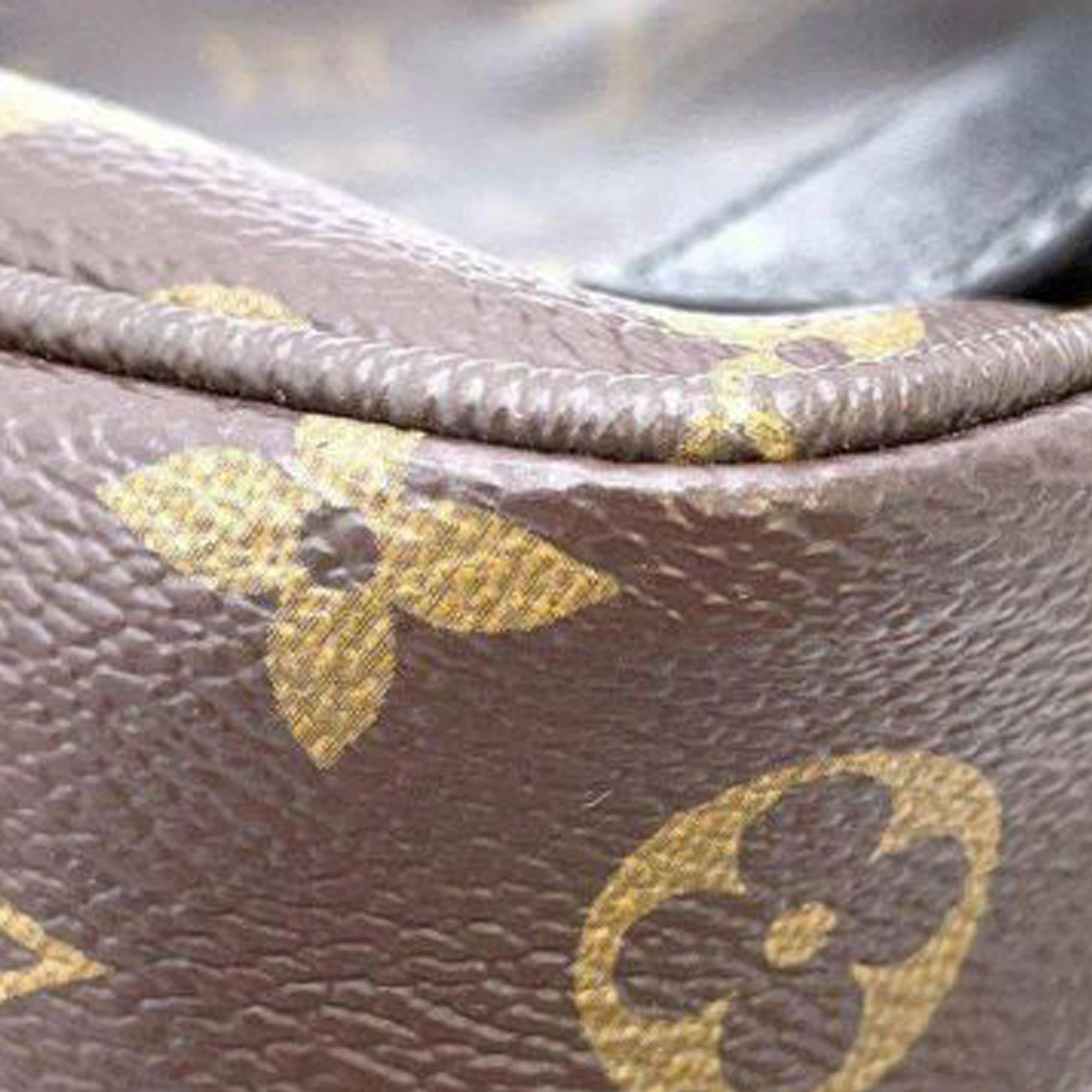 Louis Vuitton Kim Jones Monogram Taiga Bumbag (SHG-DoPq7R)