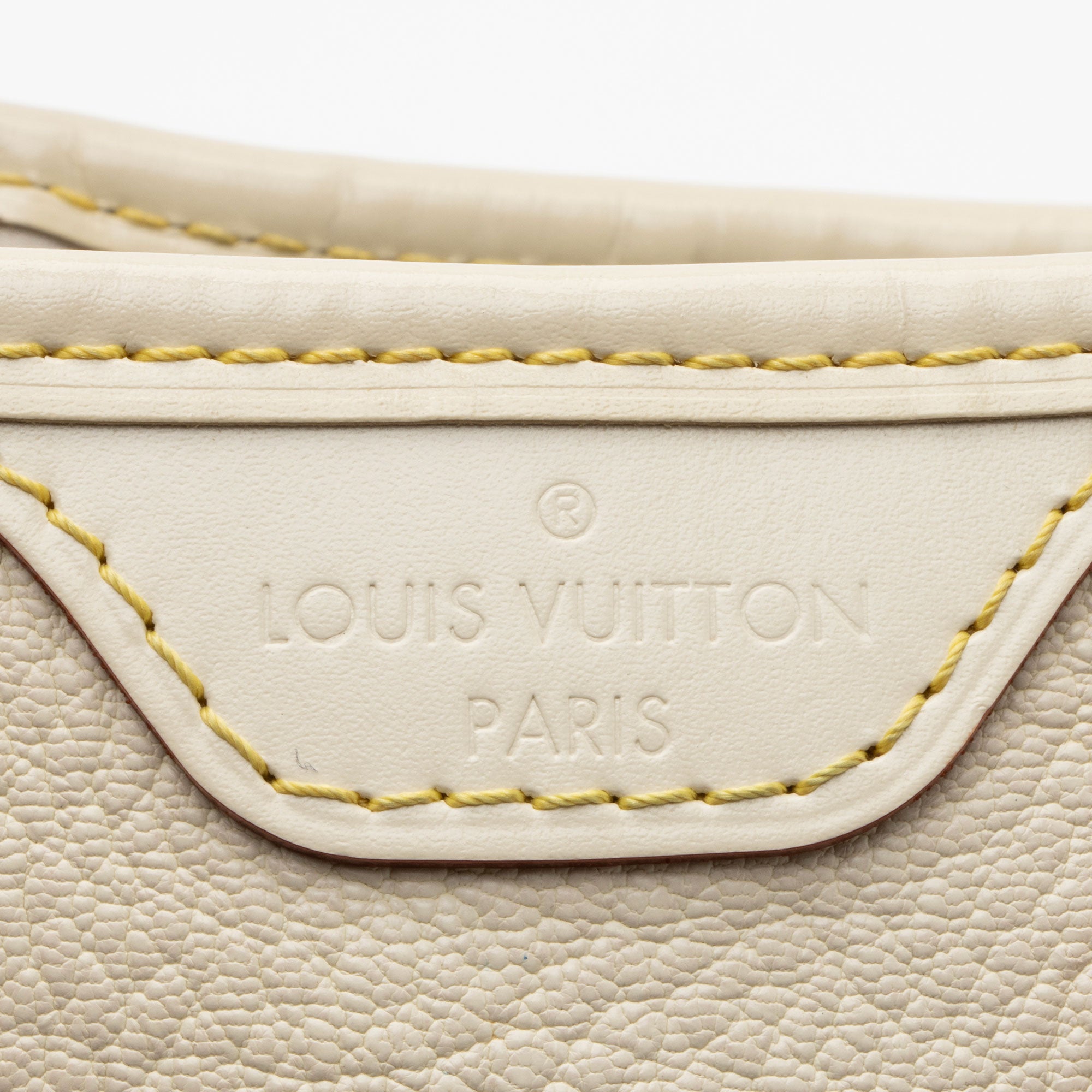 Louis Vuitton Leather Suhali Le Majestueux Tote (SHF-yBJEyy)