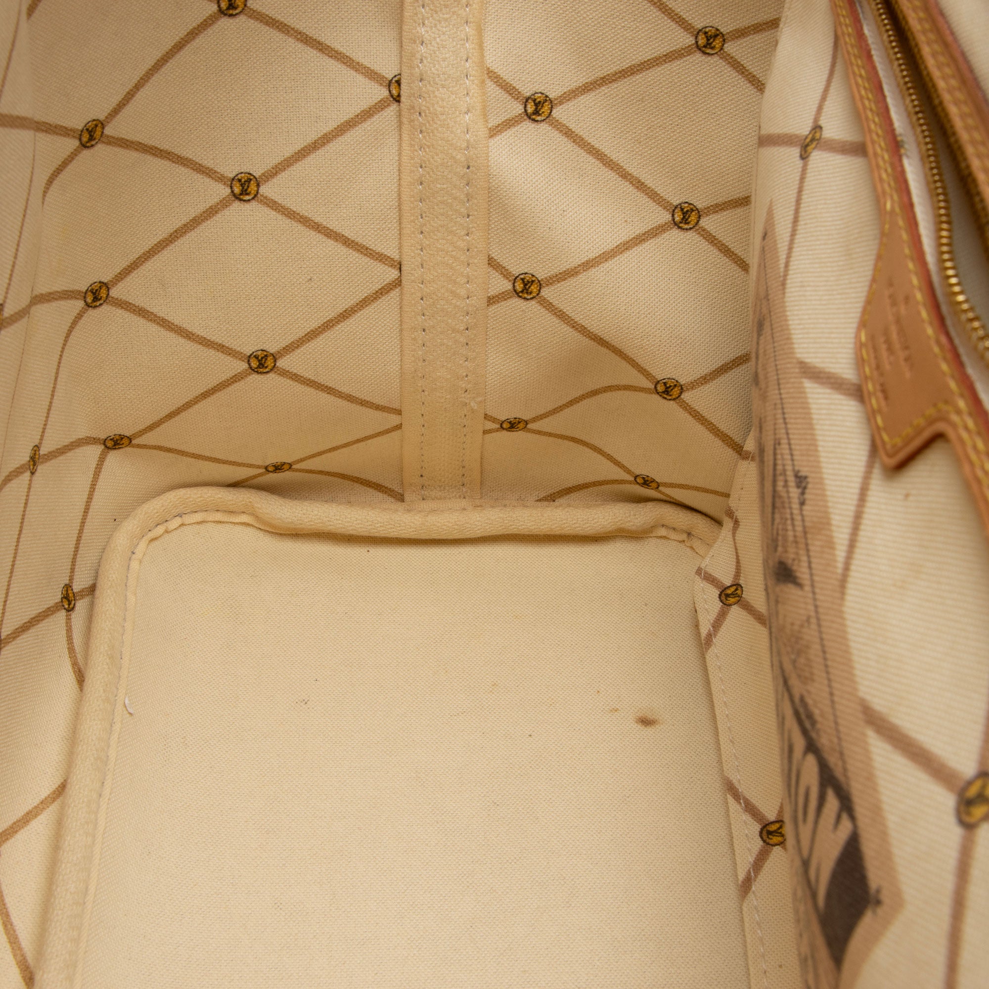 Louis Vuitton Limited Edition Damier Azur Summer Trunk Capri Neverfull MM Tote (SHF-hyU26o)