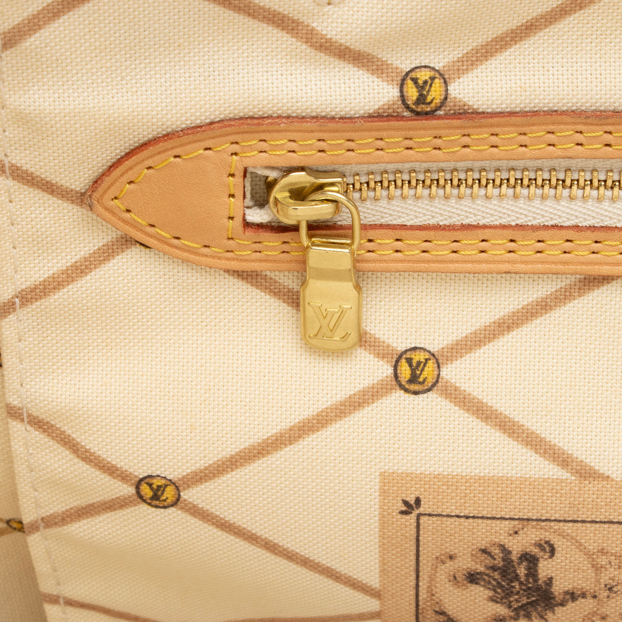 Louis Vuitton Limited Edition Damier Azur Summer Trunk Capri Neverfull MM Tote (SHF-hyU26o)