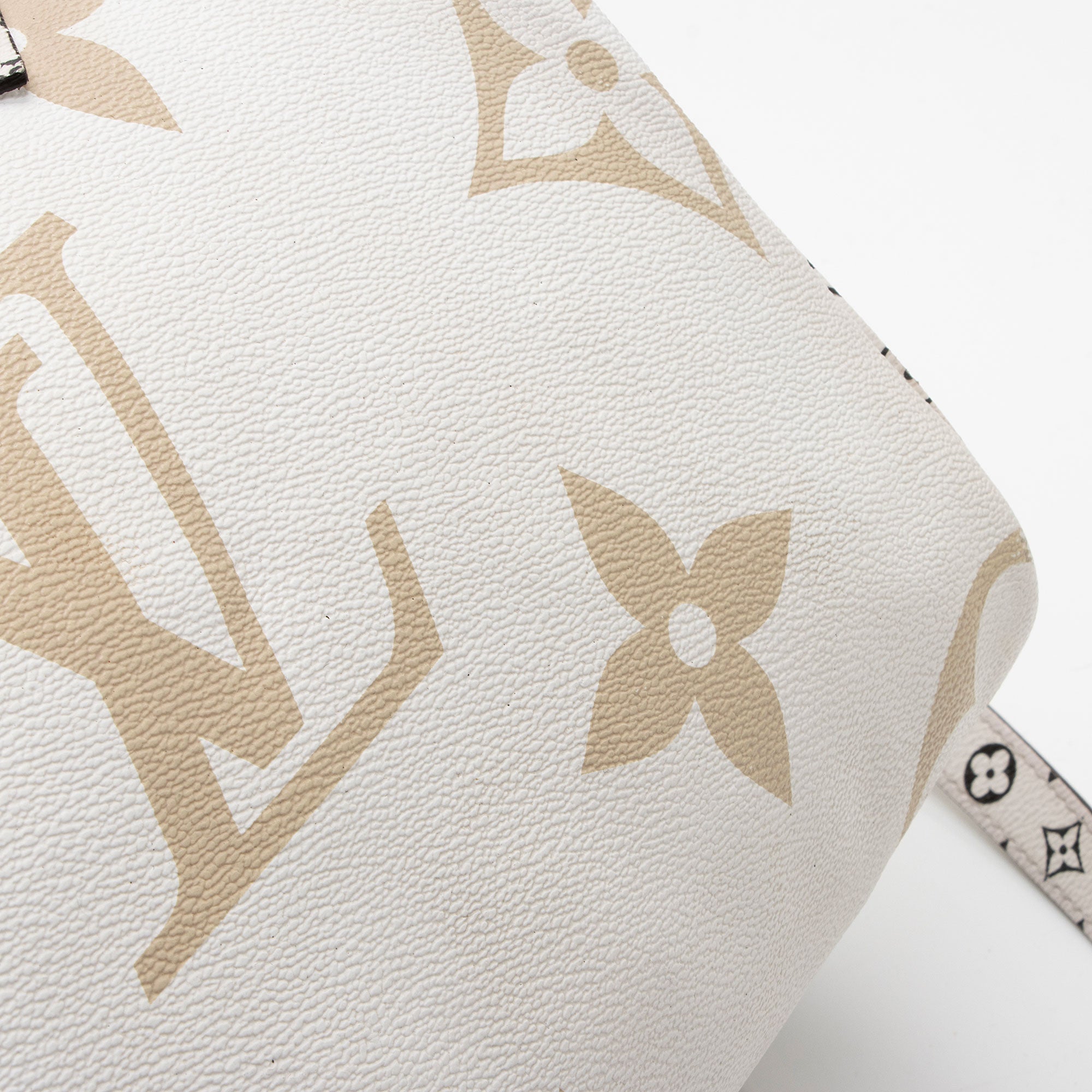 Louis Vuitton Limited Edition Giant Monogram Canvas Speedy Bandouliere 30 Satchel (SHF-fC4pMA)