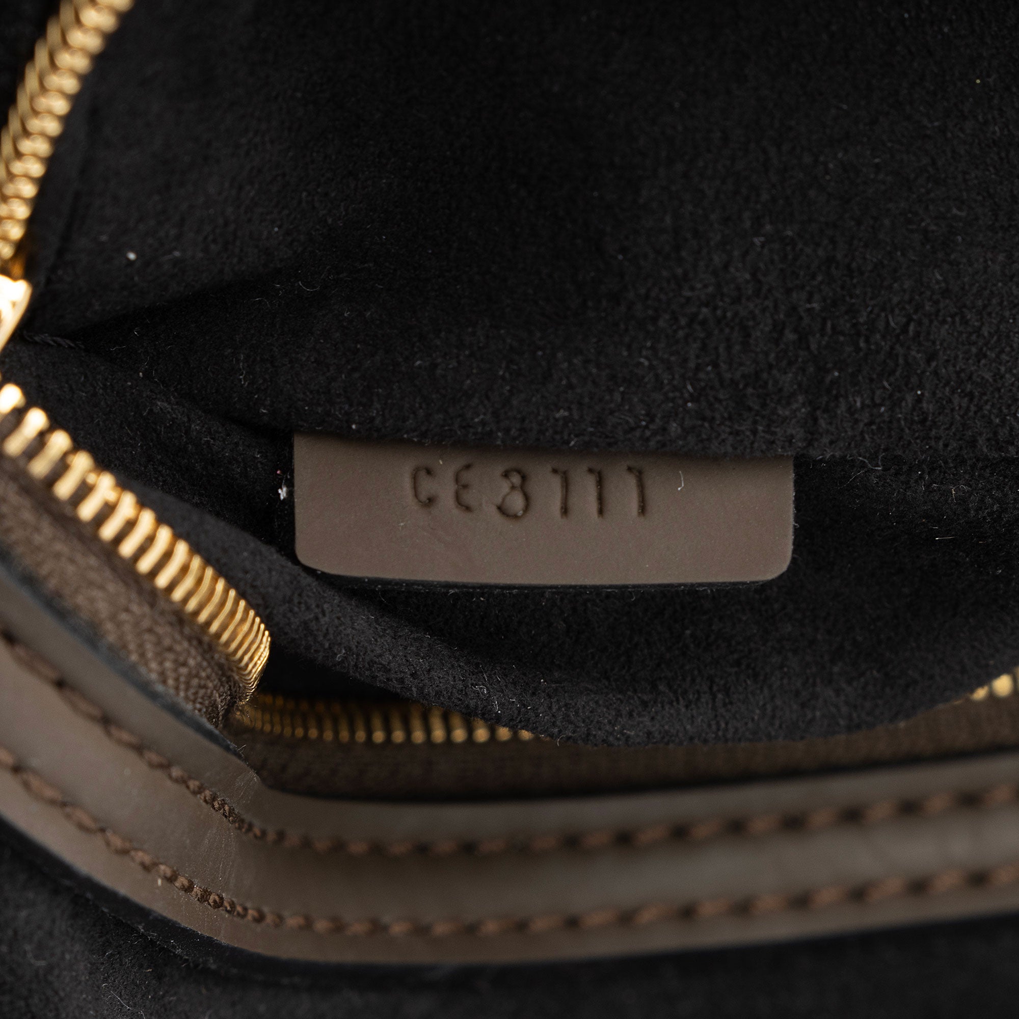 Louis Vuitton Limited Edition Monogram Addiction Lockit MM Bag (SHF-hQ
