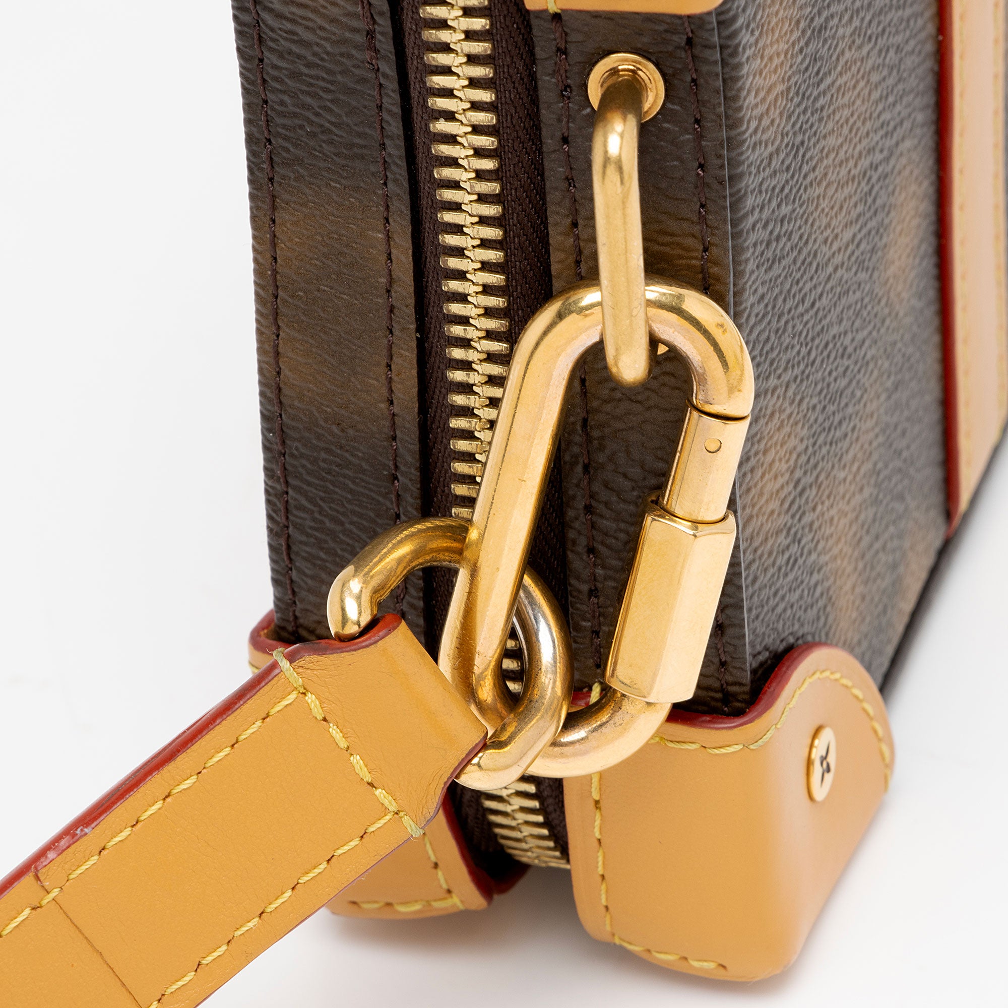 Louis Vuitton Limited Edition Monogram Blurry Soft Trunk Messenger (SHF-VWx6CA)