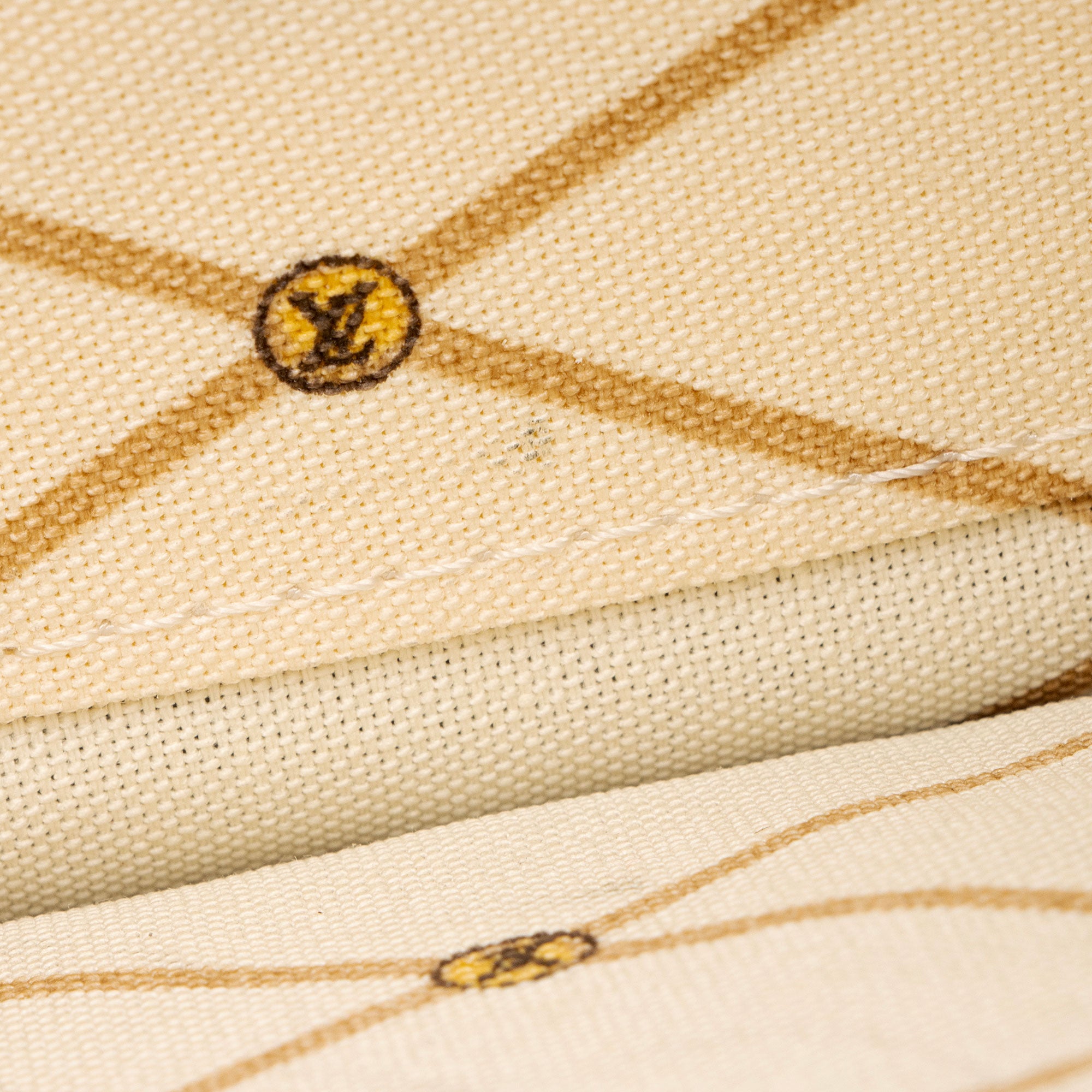 Louis Vuitton Limited Edition Monogram Canvas Summer Trunk Neverfull MM Pochette